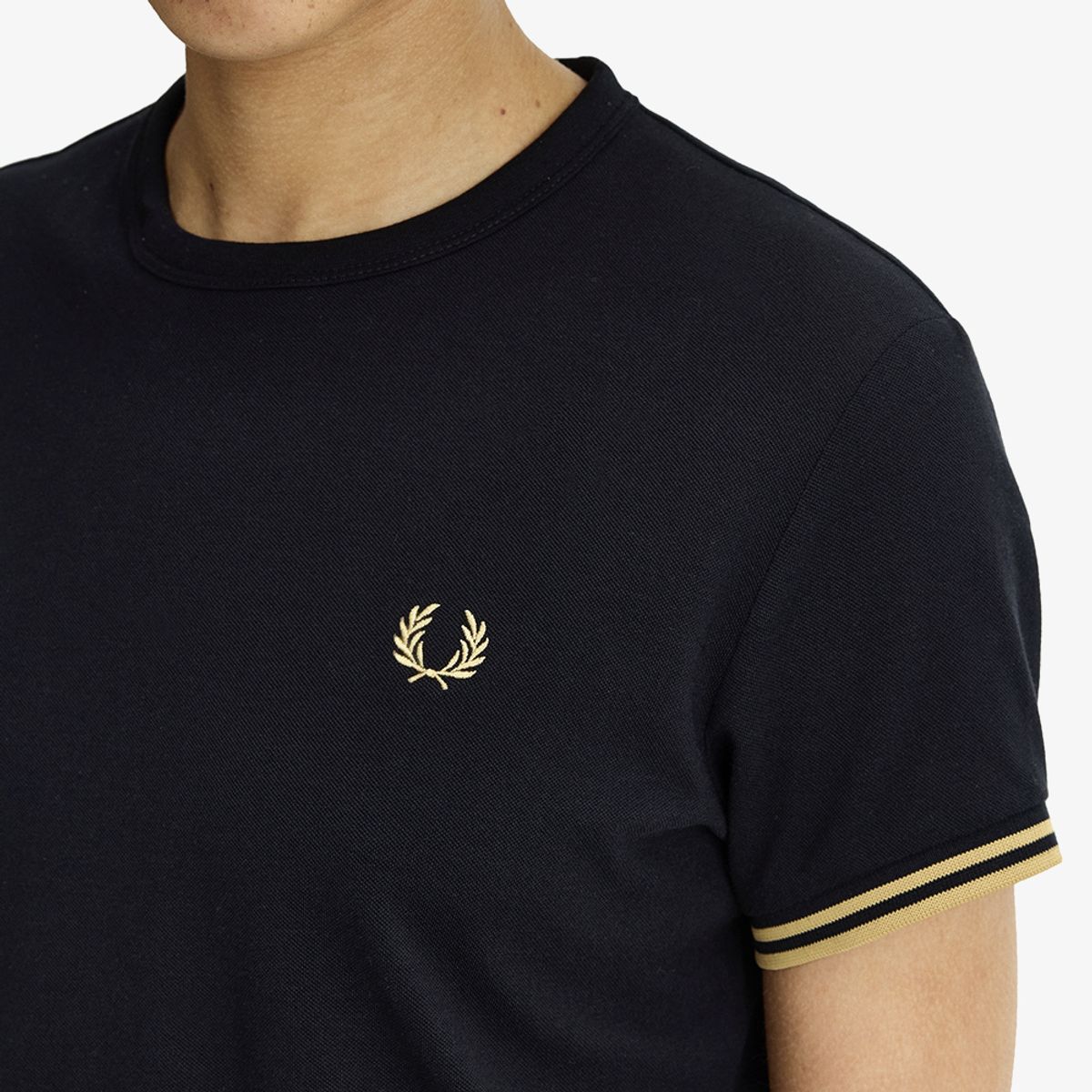 프레드페리(FRED PERRY) [womens] 팁드 피케 티셔츠 - 블랙/샴페인 AFPF2612171-90A