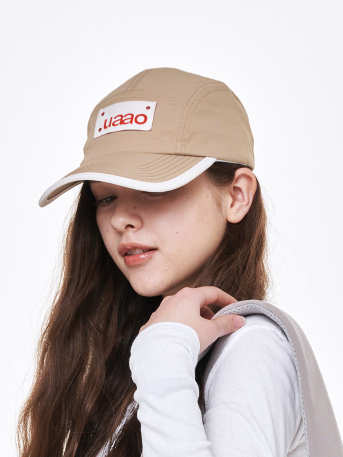 우아오(UAAO) 루지 나일론 로고 볼캡 (Beige)