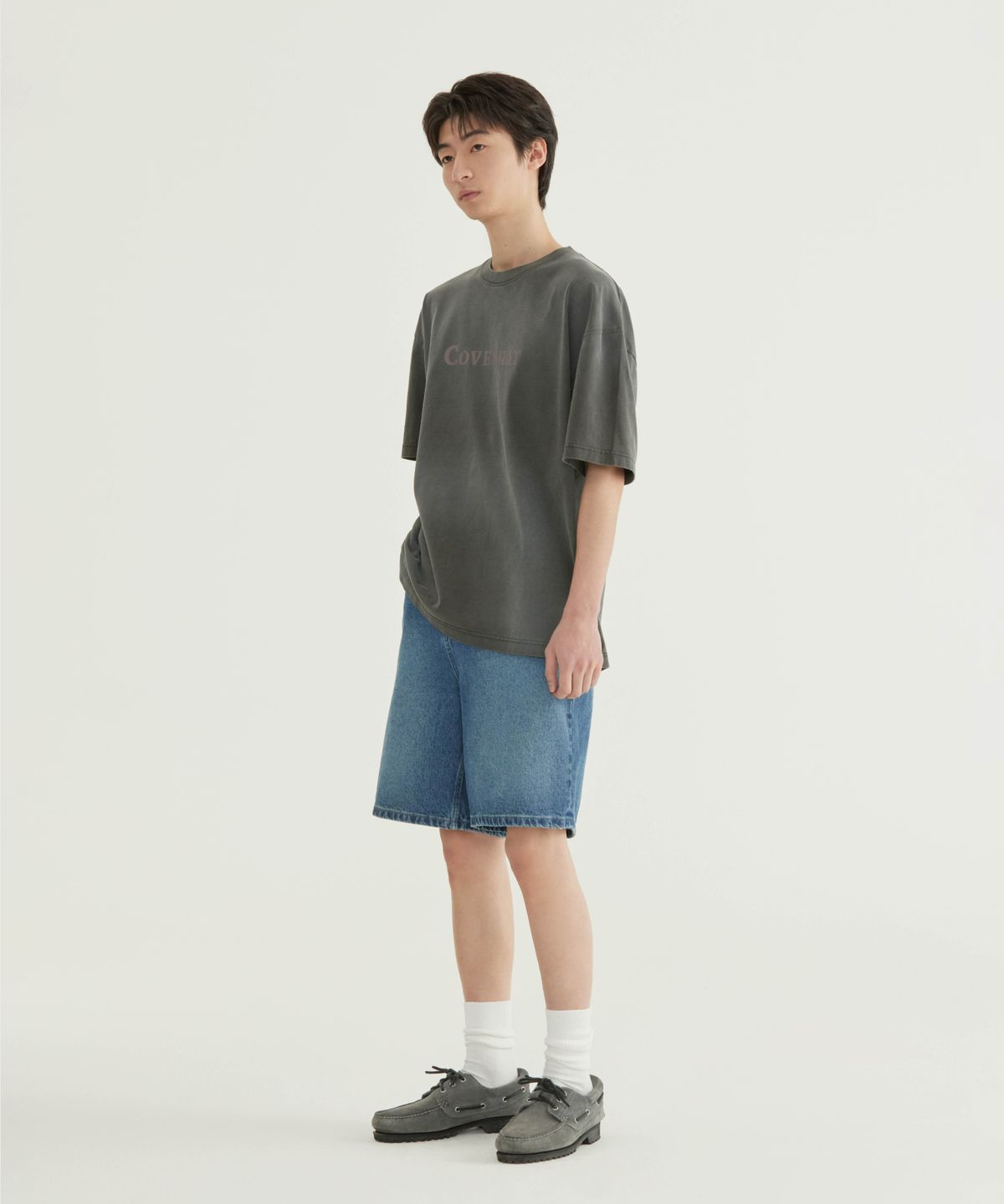 커버낫(COVERNAT) 센터 로고 피그먼트 티셔츠 차콜