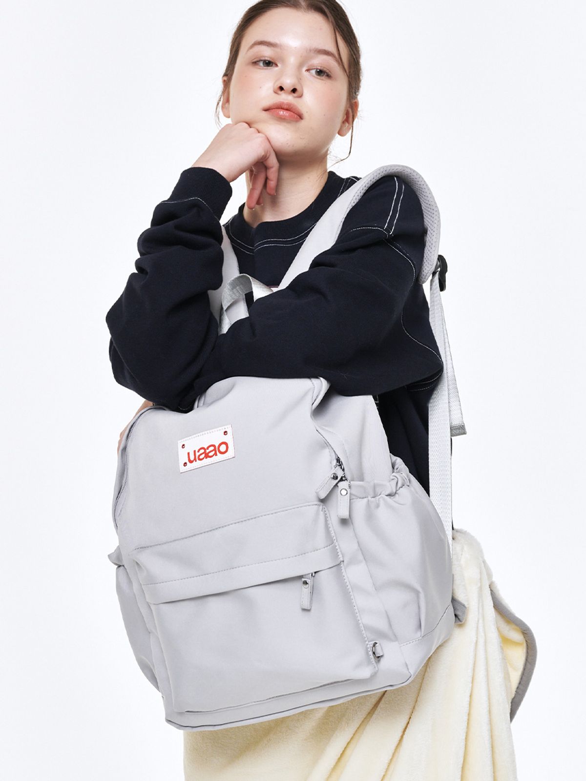우아오(UAAO) 데일루 클래식 키링 디테일 데일리백팩 (Light Gray)