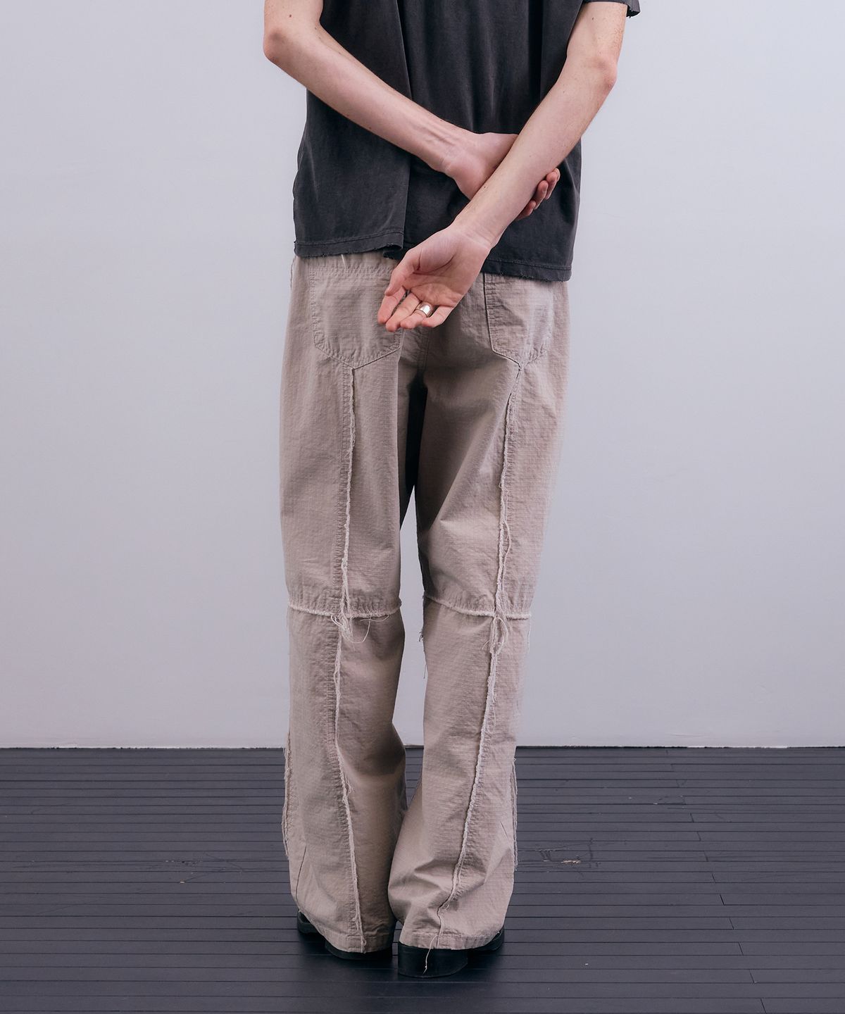 누아클레(NUAKLE) (m) 그리드 데미지 팬츠_오이스터