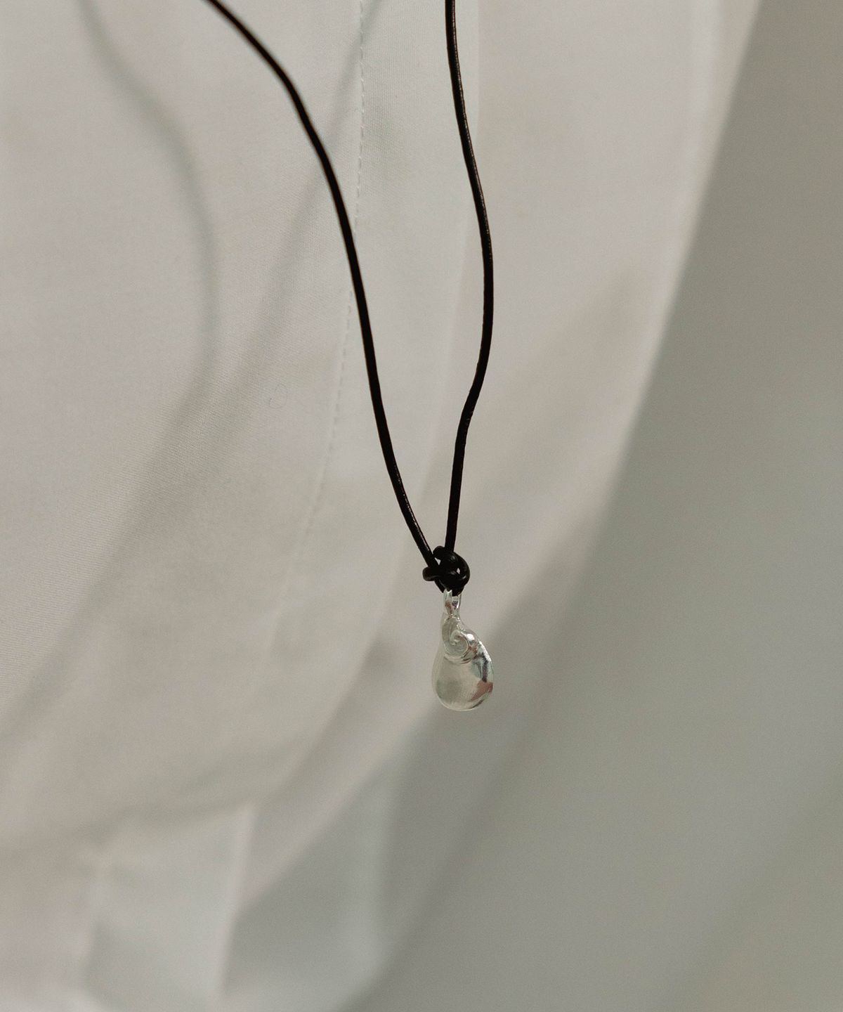 이오유스튜디오(EOU STUDIO) THE QUIET LAYERS N7 [LEATHER]