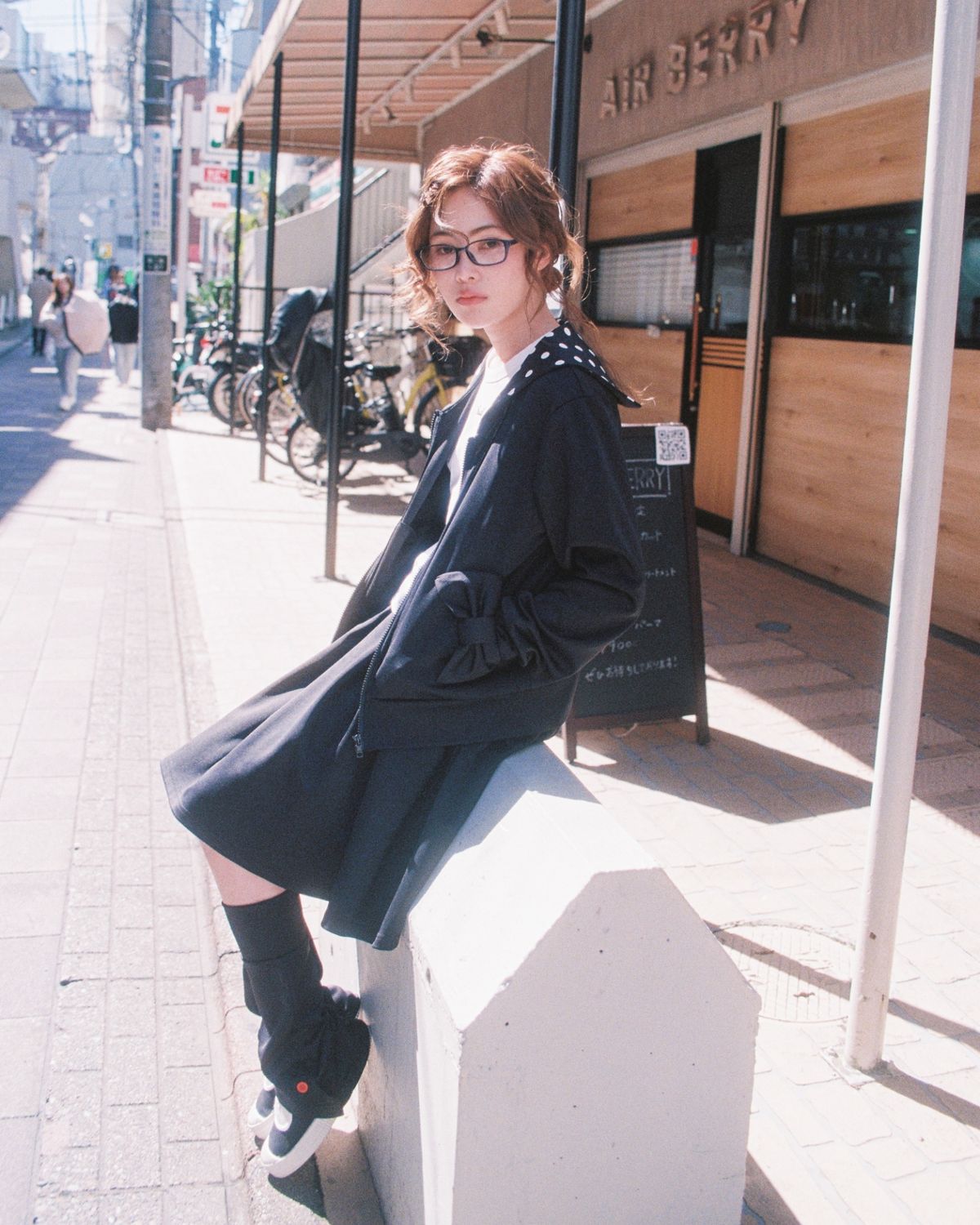 로액슈얼(LO AXUAL) DOT SAILOR COLLAR RIBBON ZIP UP_BLACK