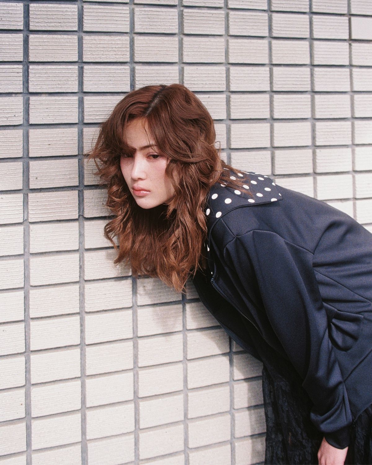 로액슈얼(LO AXUAL) DOT SAILOR COLLAR RIBBON ZIP UP_BLACK
