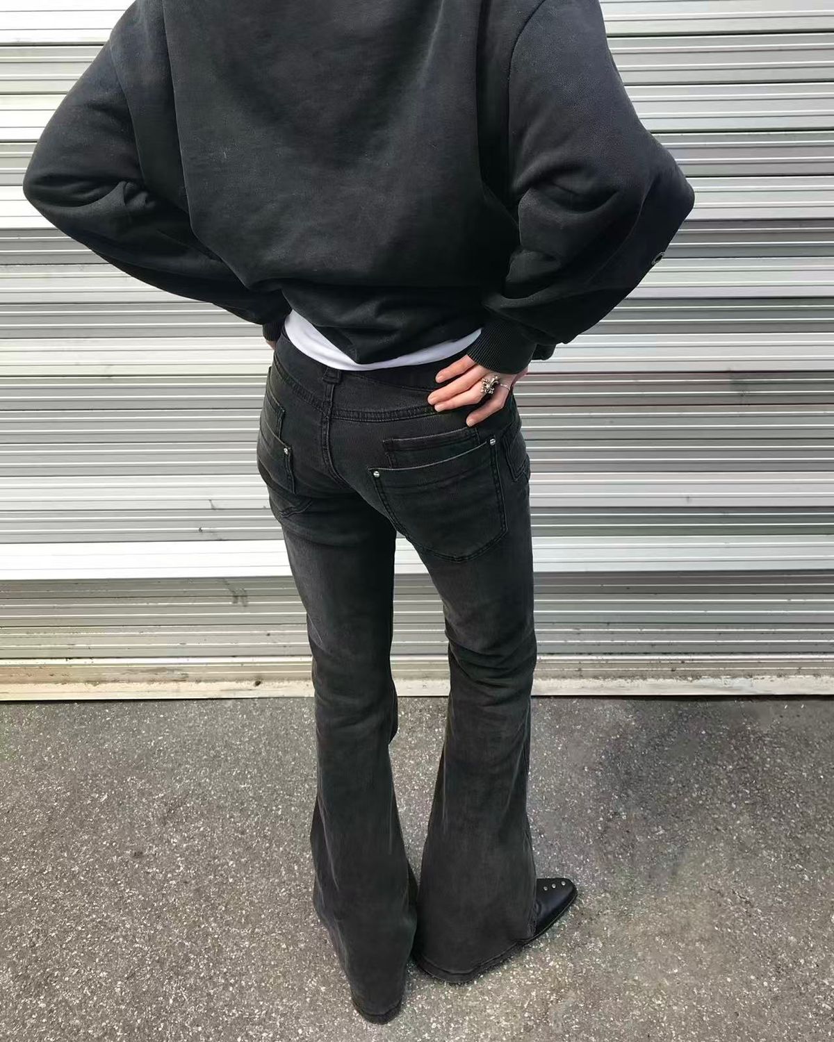 리버뉴스(LIBERALNEWS) SIGNATURE BOOTCUT JEANS_GREY