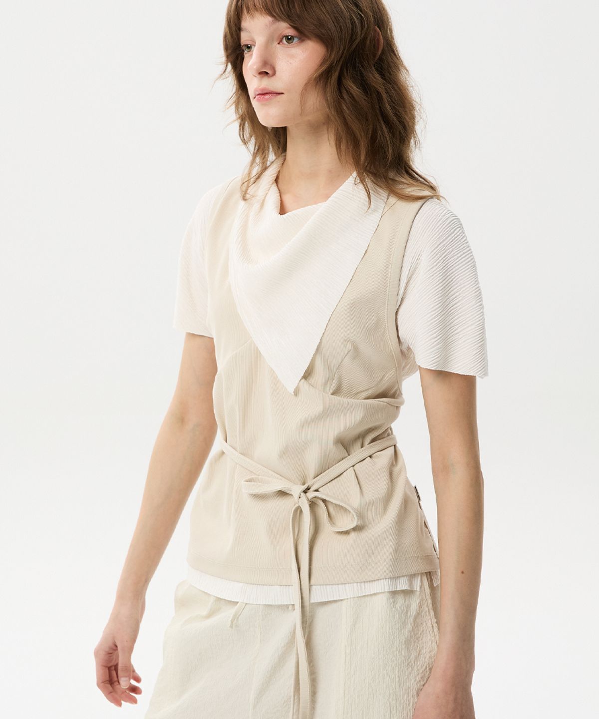 미드앤로우(MIDNLOW) Halter Layered Vest (Beige)