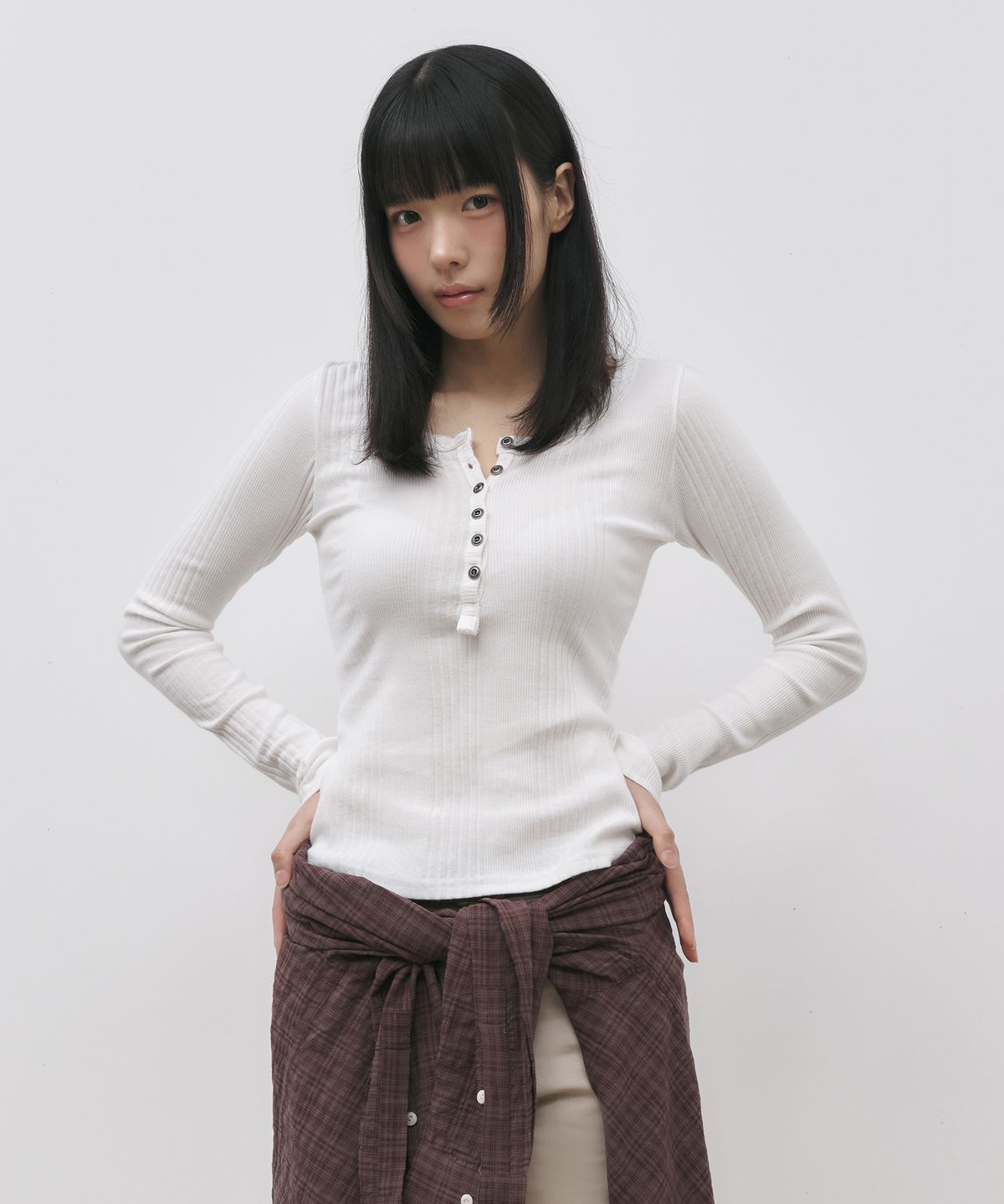 세울(SSEUL) 더블 헨리넥 버튼 긴팔티셔츠_아이보리