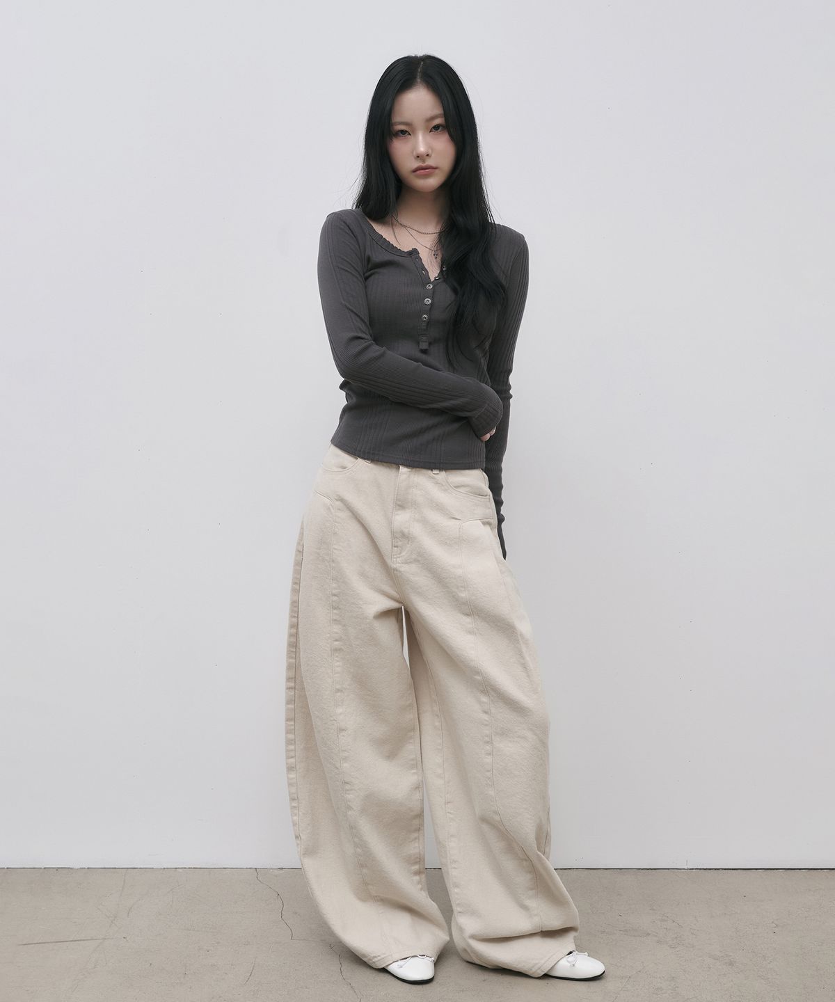 세울(SSEUL) 커브드 벌룬 코튼 팬츠_베이지