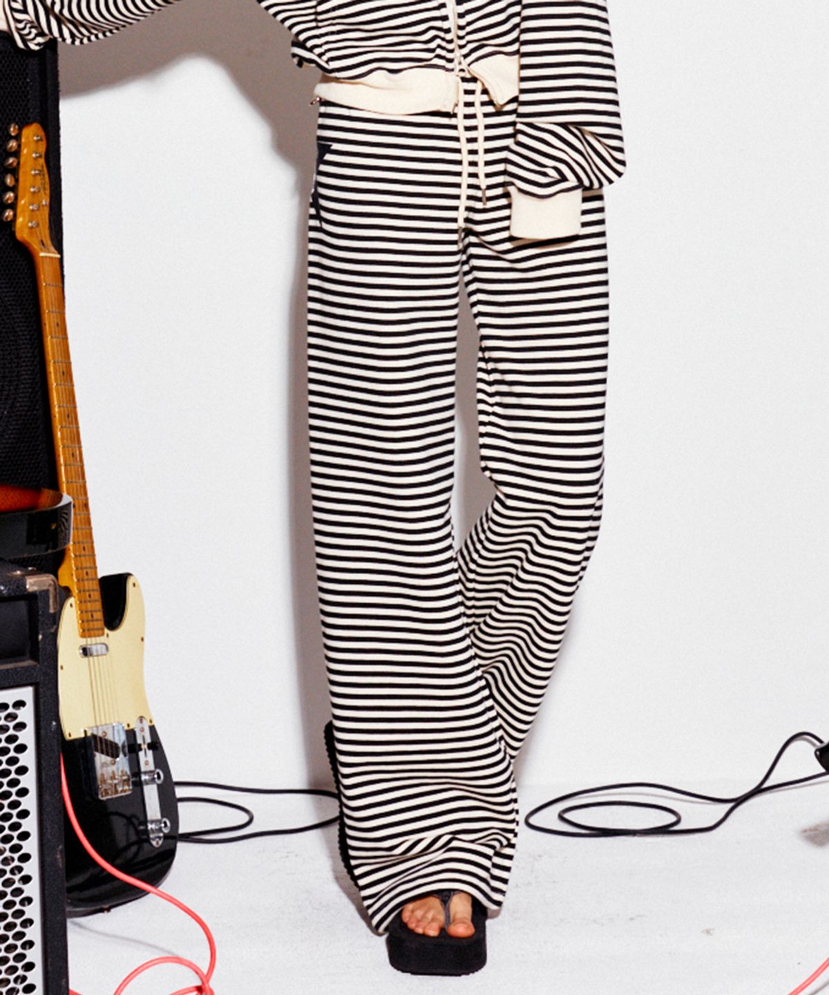 하이타이드 프랭키(HIGHTIDEFRANKIE) MEOWSFITS Pierced Pants Black