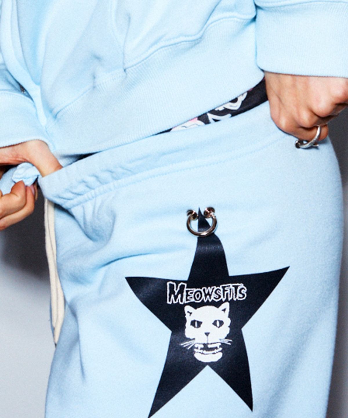 하이타이드 프랭키(HIGHTIDEFRANKIE) MEOWSFITS Pierced Pants Sky Blue