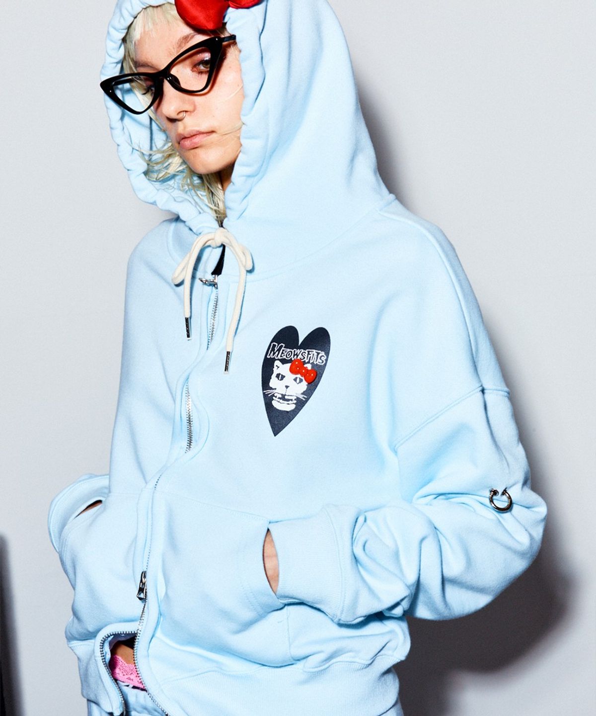 하이타이드 프랭키(HIGHTIDEFRANKIE) MEOWSFITS Crop Wire Zip-Up Hoodie Sky Blue
