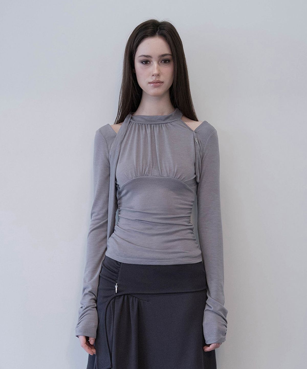 데미오(DAMIO) Layered Scarf Shirring Top (Gray)