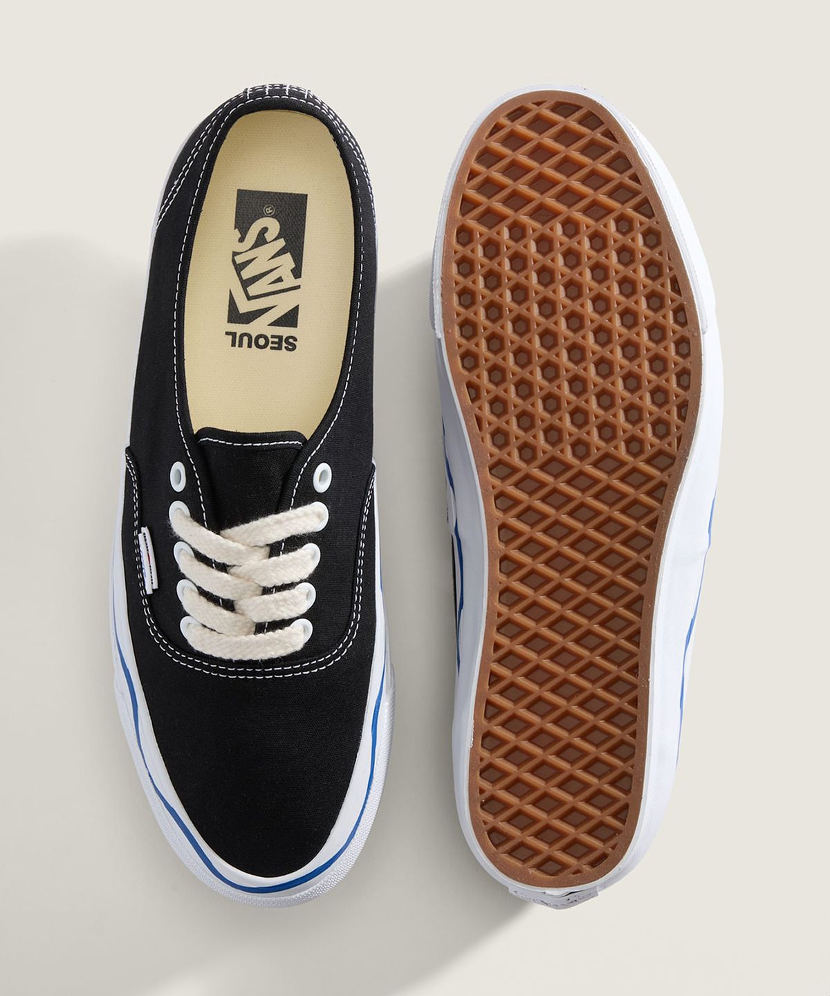 반스(VANS) 프리미엄 어센틱 44 - (서울) 블랙:화이트 / VN000EAABPB1