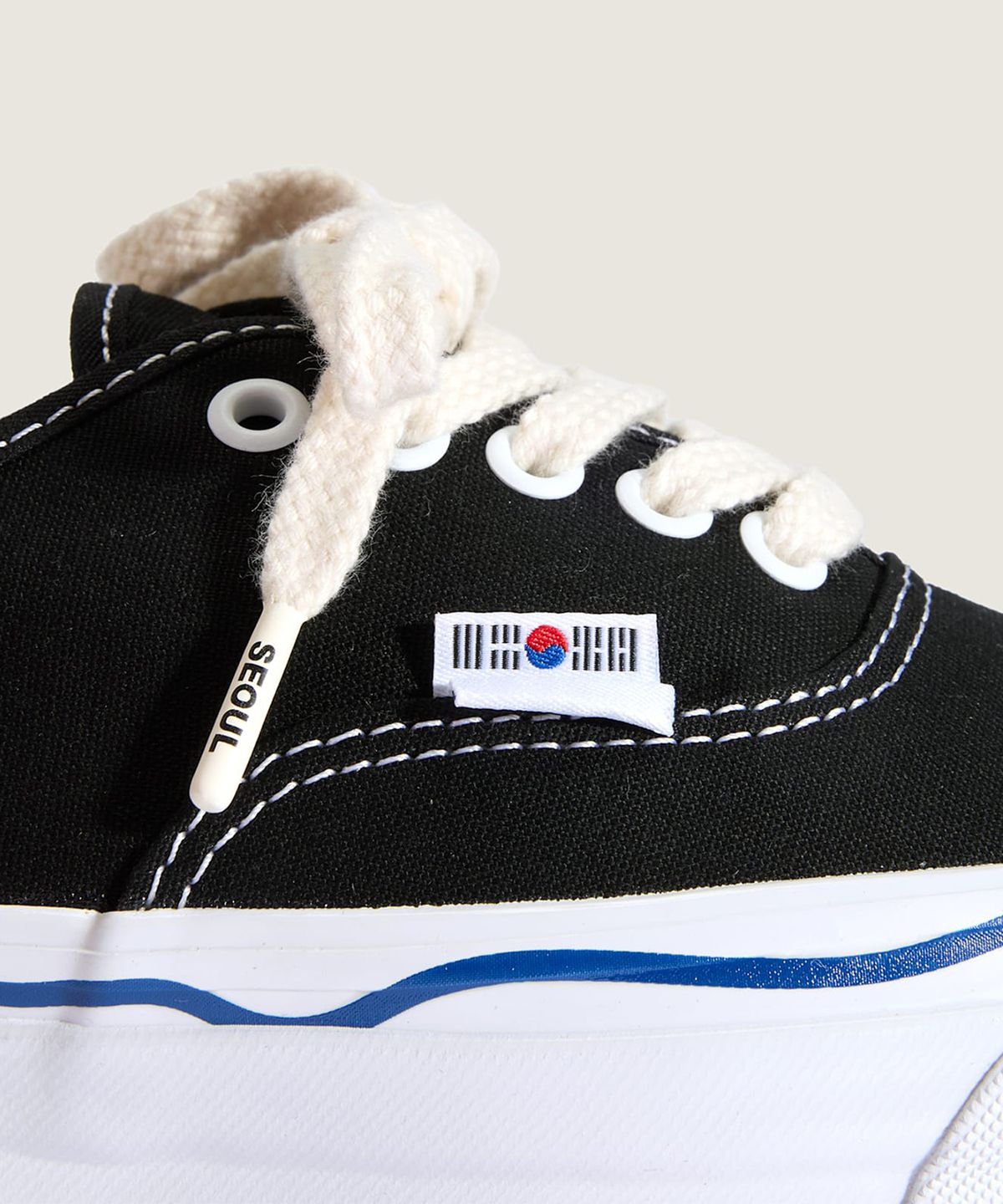 반스(VANS) 프리미엄 어센틱 44 - (서울) 블랙:화이트 / VN000EAABPB1