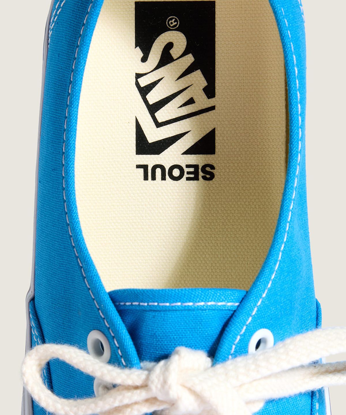 반스(VANS) 프리미엄 어센틱 44 - (서울) 브라이트 아주르:화이트 / VN000EAAHA21