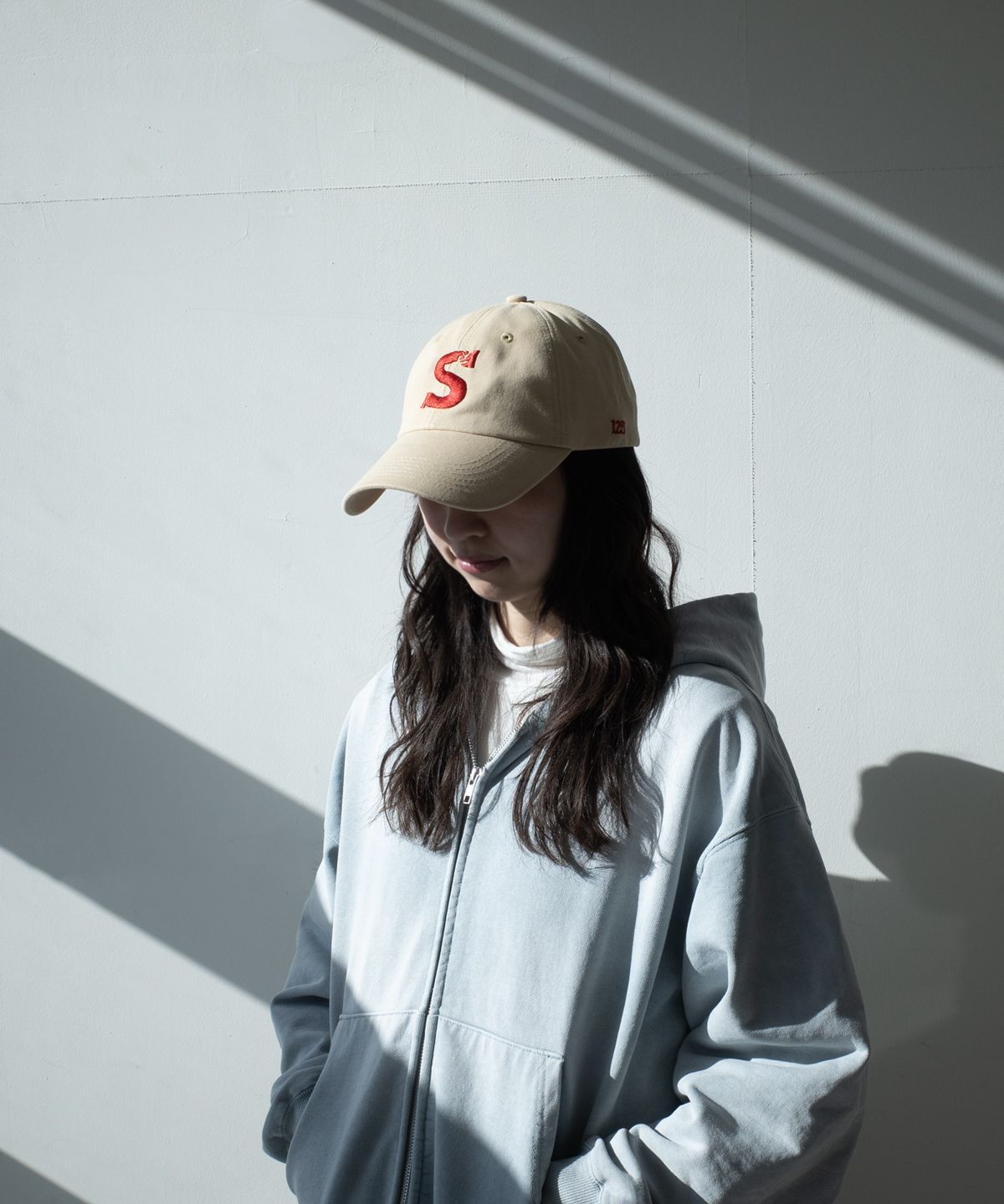 디어틴트산타(DEAR TINT SANTA) Rudolph S Logo Cap_beige