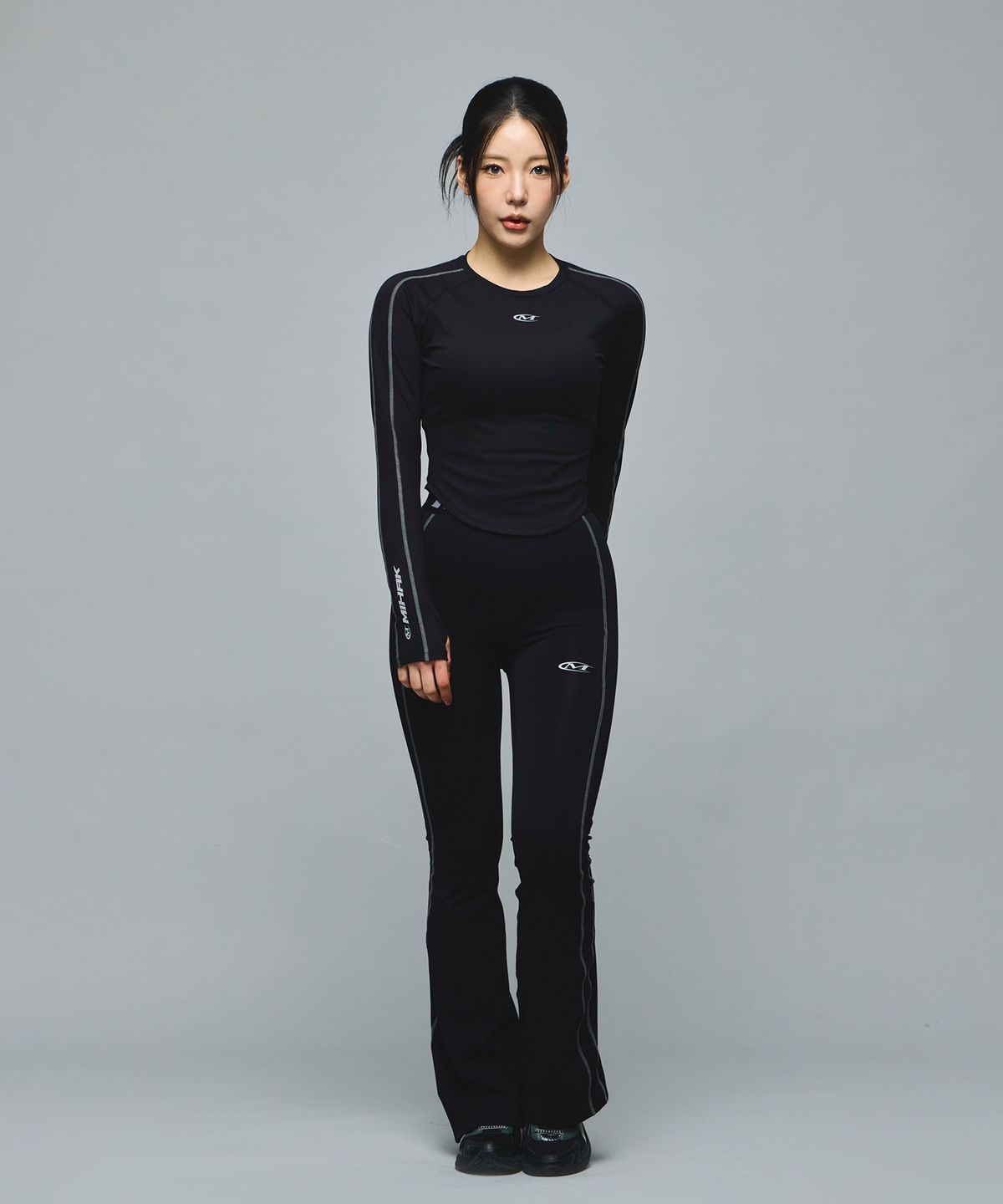 미학(MIHAK) 시그니처 밴드 라인 부츠컷 레깅스 (BLACK)