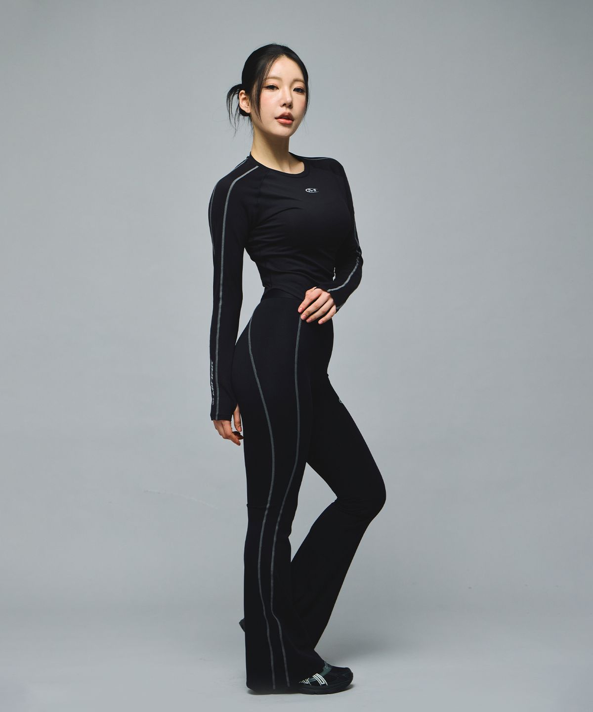 미학(MIHAK) 시그니처 밴드 라인 부츠컷 레깅스 (BLACK)