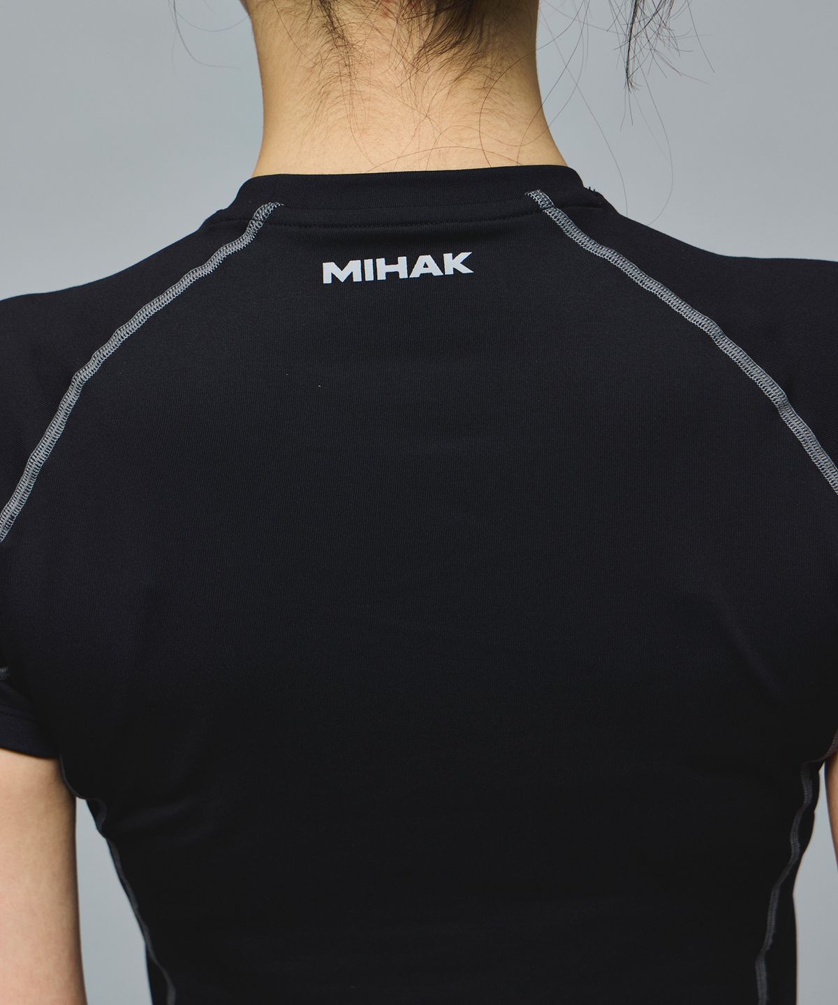 미학(MIHAK) 심볼 로고 액티브 숏 슬리브 (BLACK)
