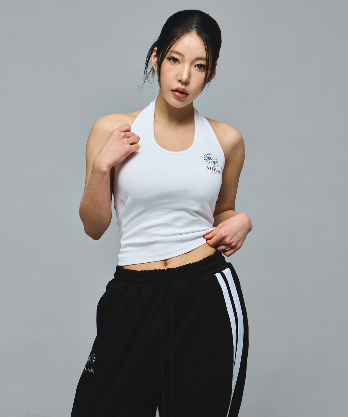 미학(MIHAK) 아이비리그 홀터넥 슬리브리스 (WHITE)