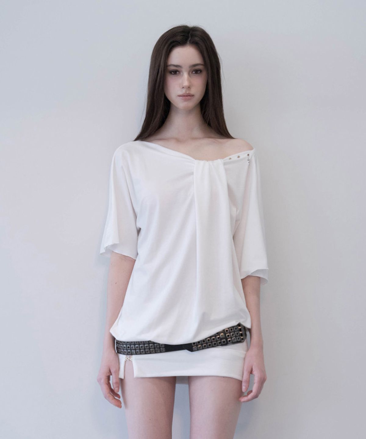 데미오(DAMIO) Off-Shoulder Draped Mini Dress (Ivory)