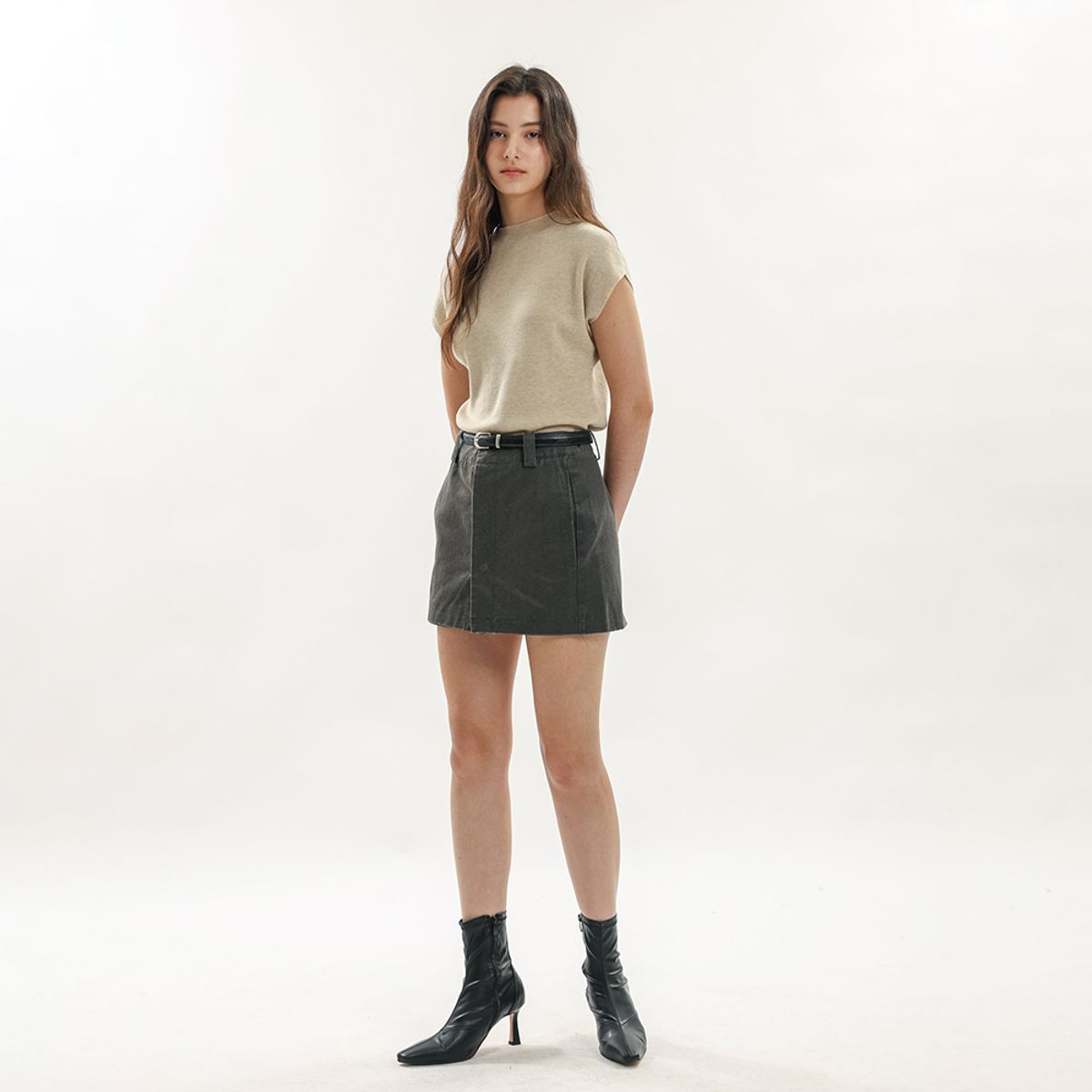 웬스데이딜라잇(WEDNESDAY DELIGHT) WD_Draped mini skirt pants_CHARCOAL