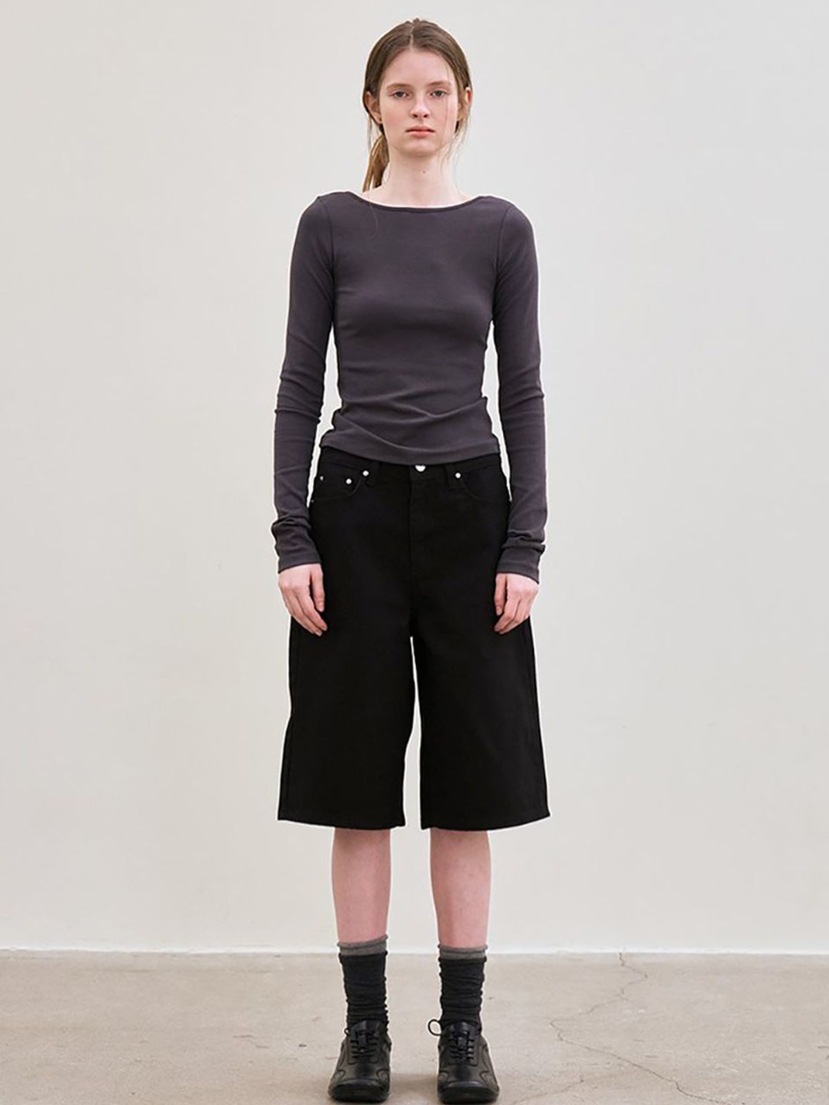 르(LE) back scoop neck long sleeves (charcoal)