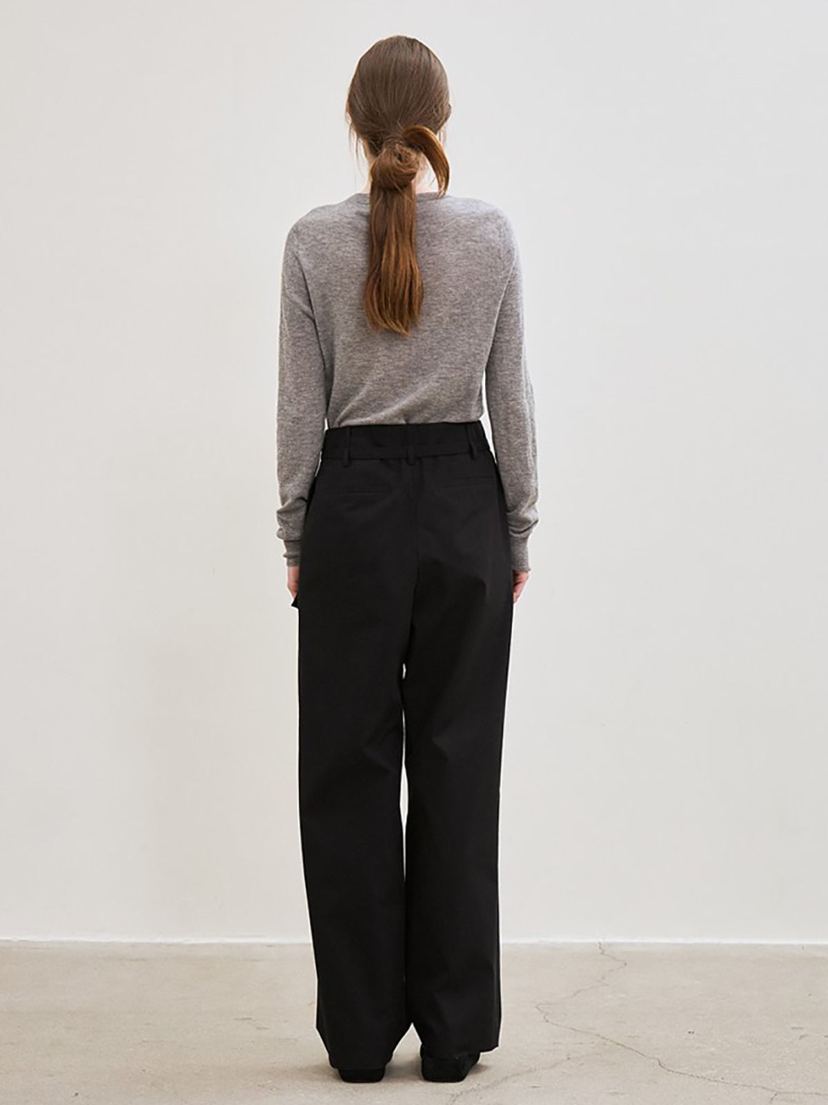 르(LE) belted two-tucked pants (black)