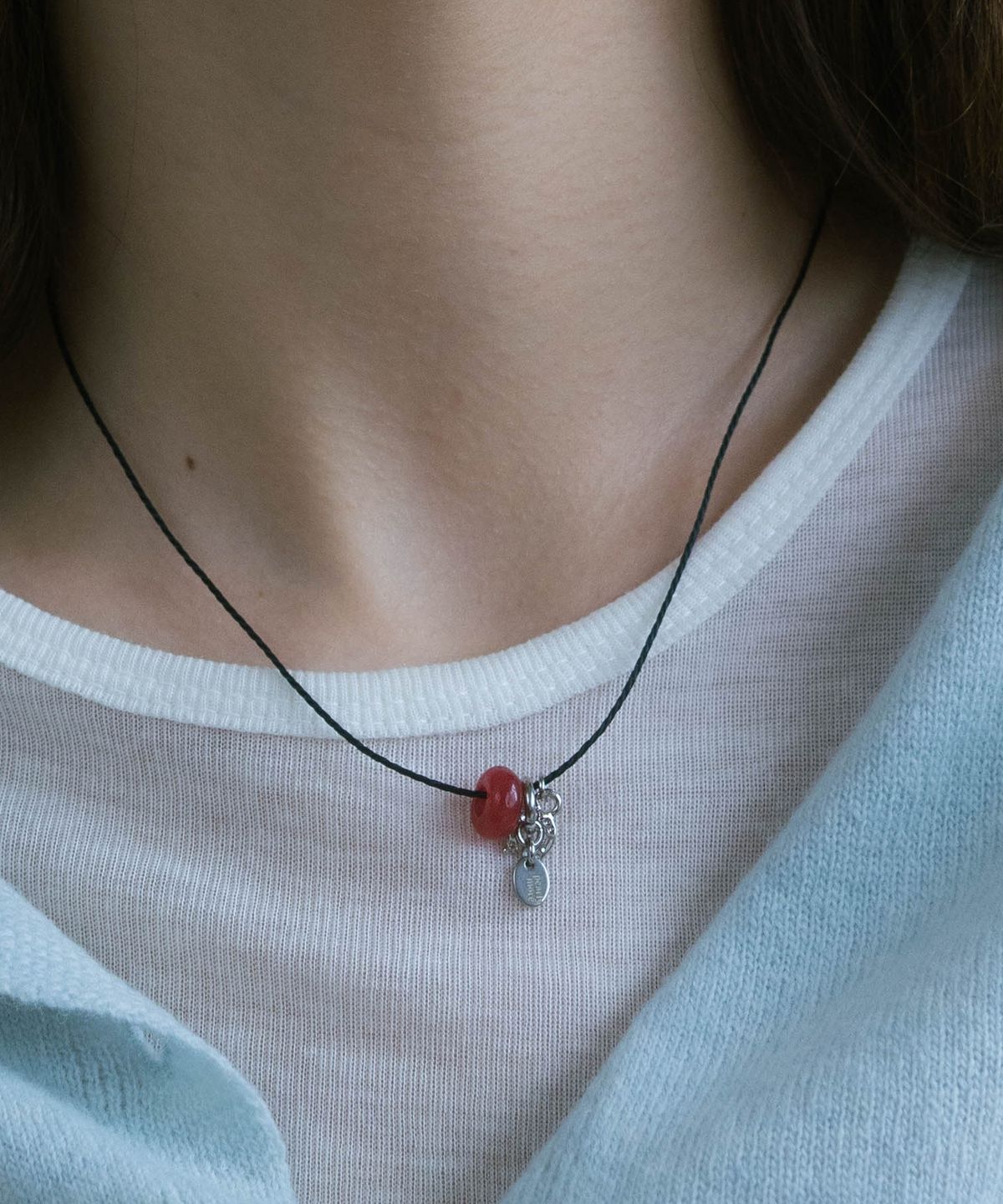 펄리모어(PEARLY MORE) 레드 제이드 홀스슈 코드 목걸이_PM26N006SS