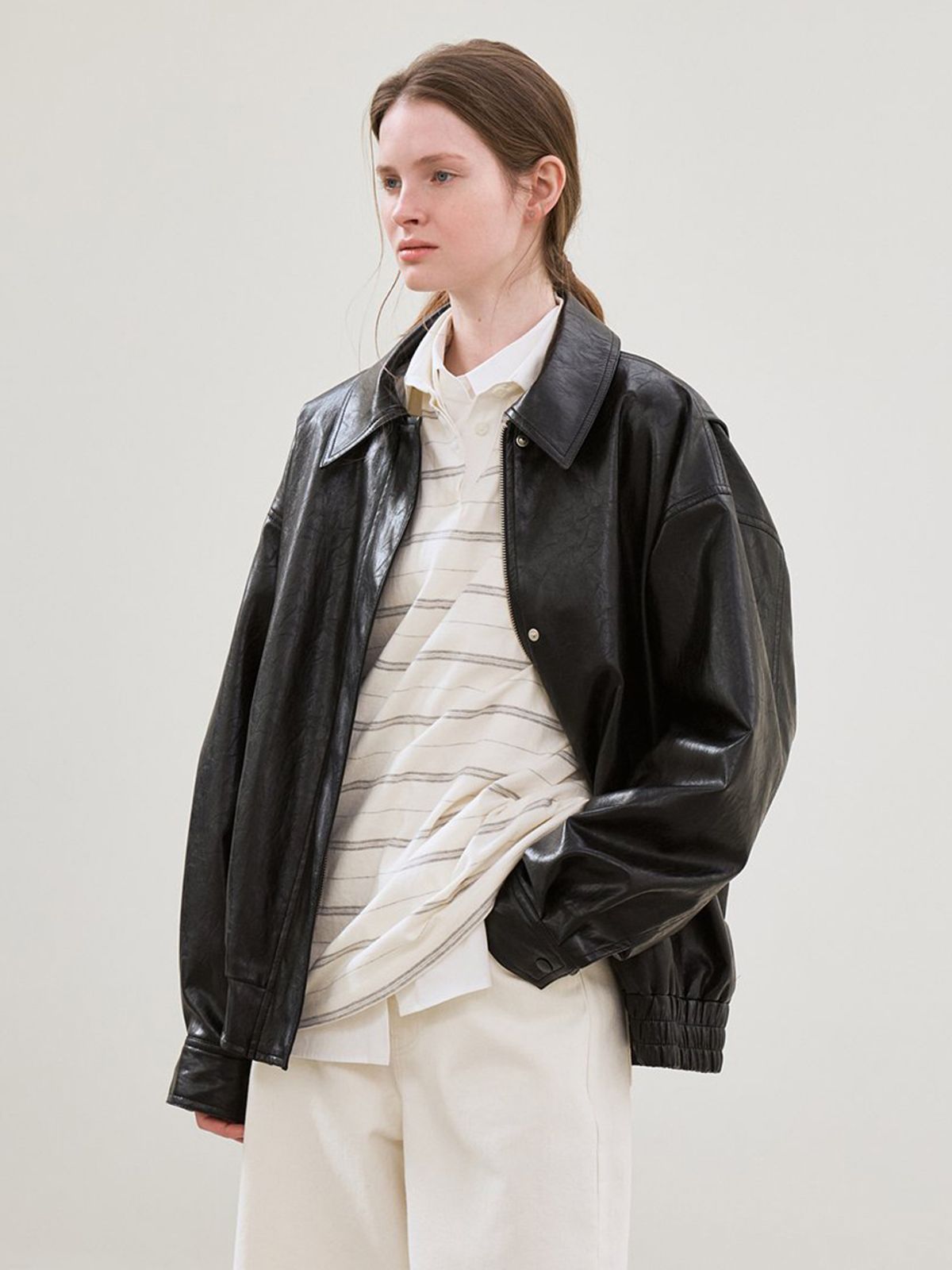 르(LE) faux leather over-fit blouson (black)
