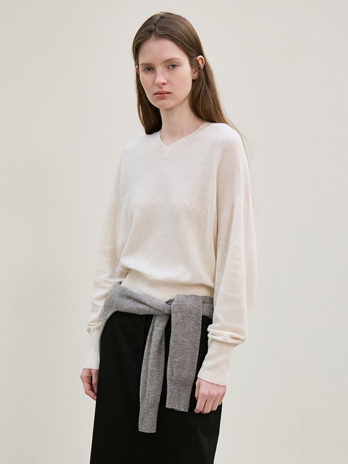 르(LE) cashmere whole garment v-neck knit pullover (ivory)