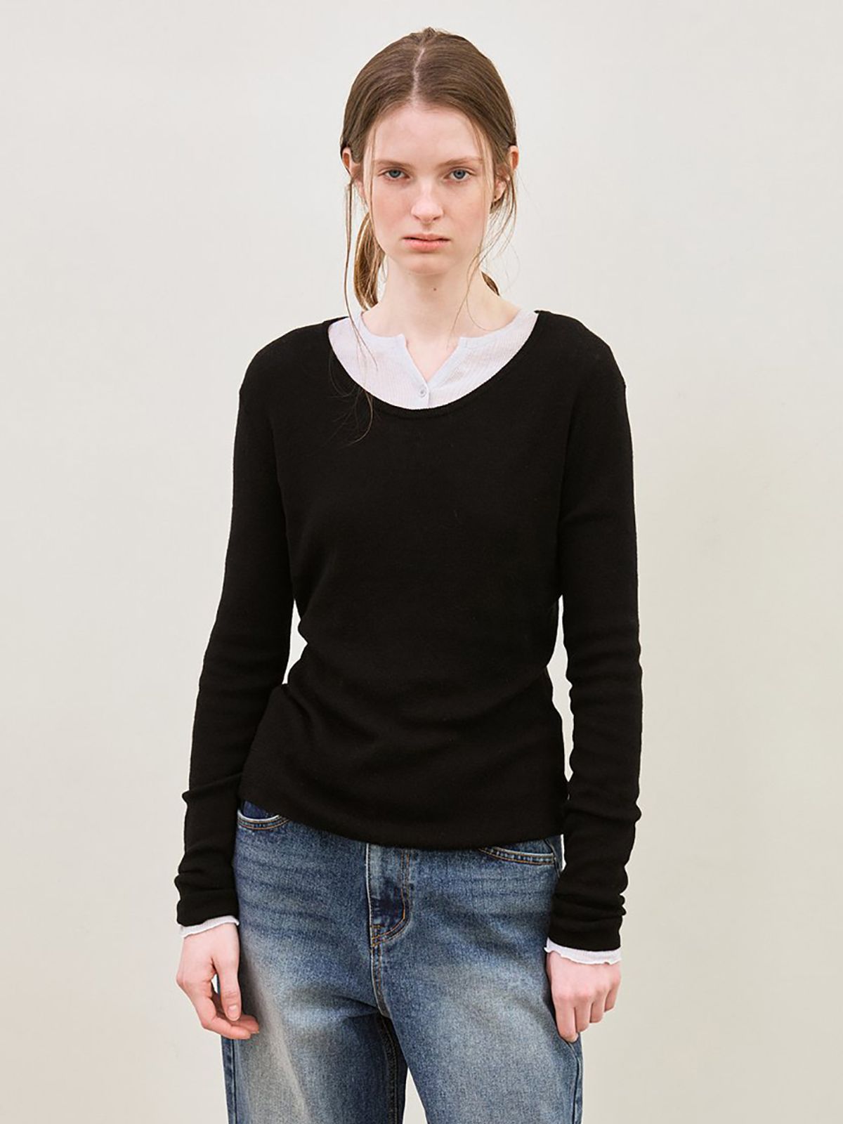 르(LE) merino wool scoop-neck knit (black)