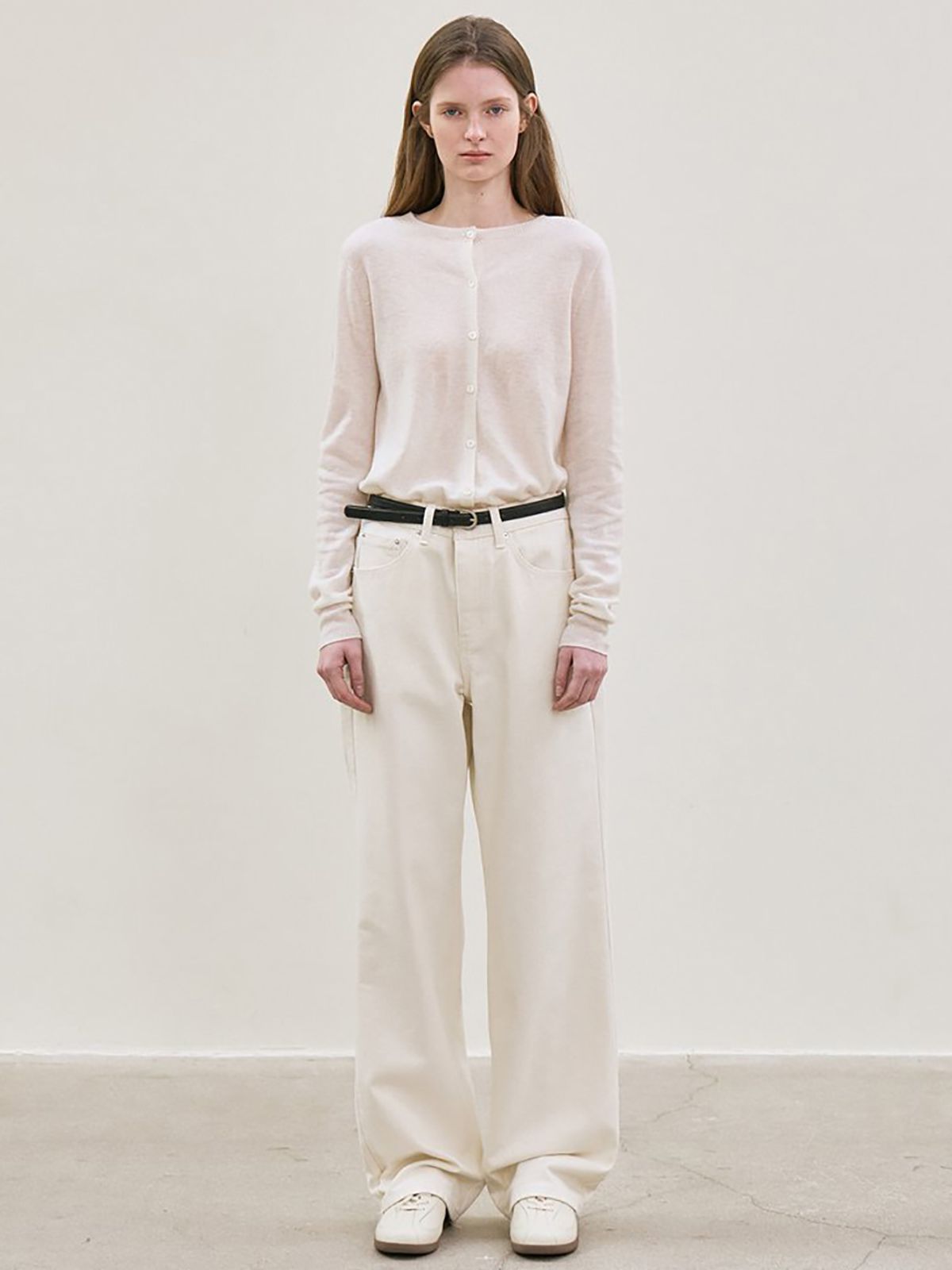 르(LE) wool whole garment round-neck knit cardigan (ivory)