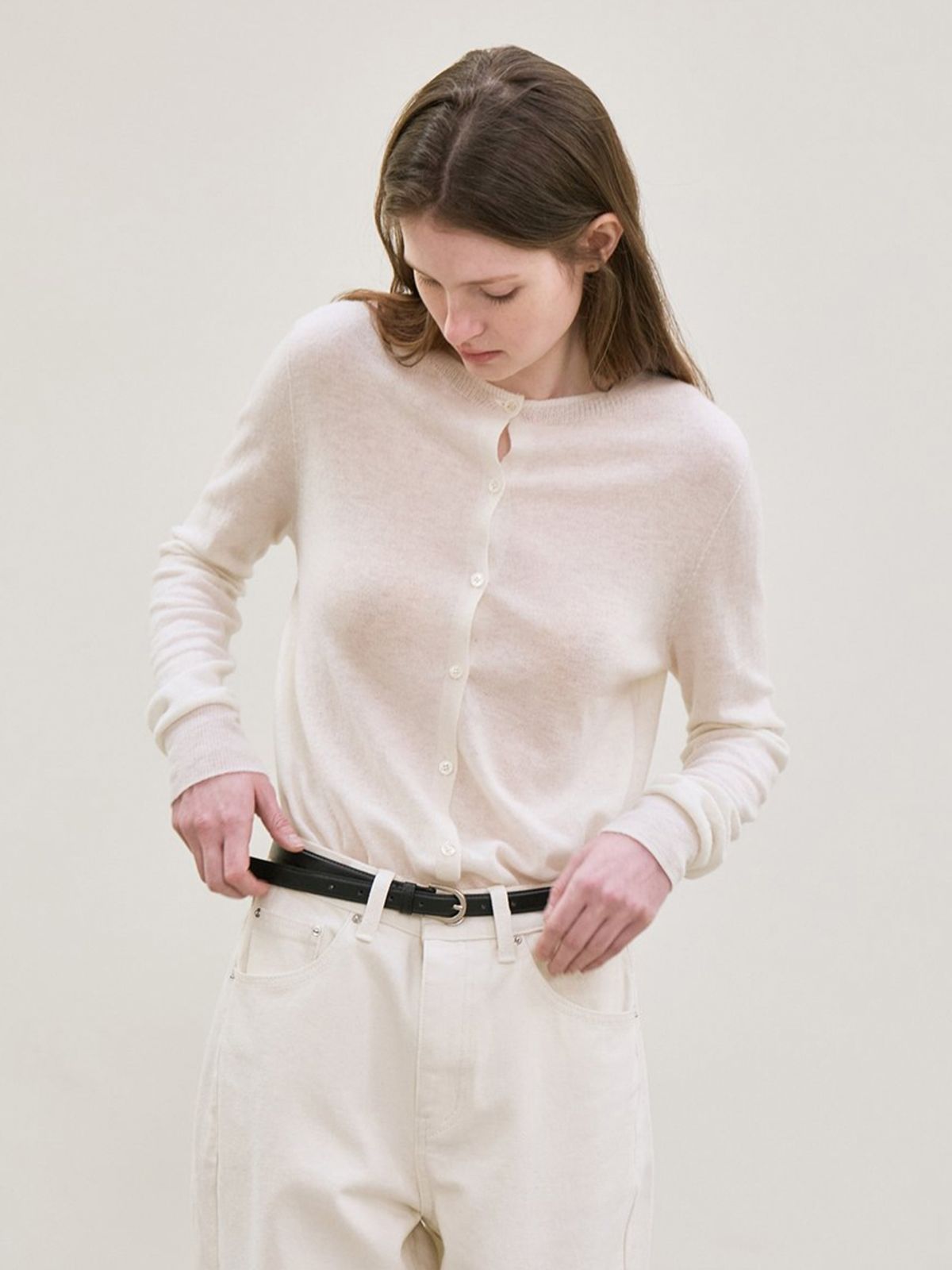 르(LE) wool whole garment round-neck knit cardigan (ivory)