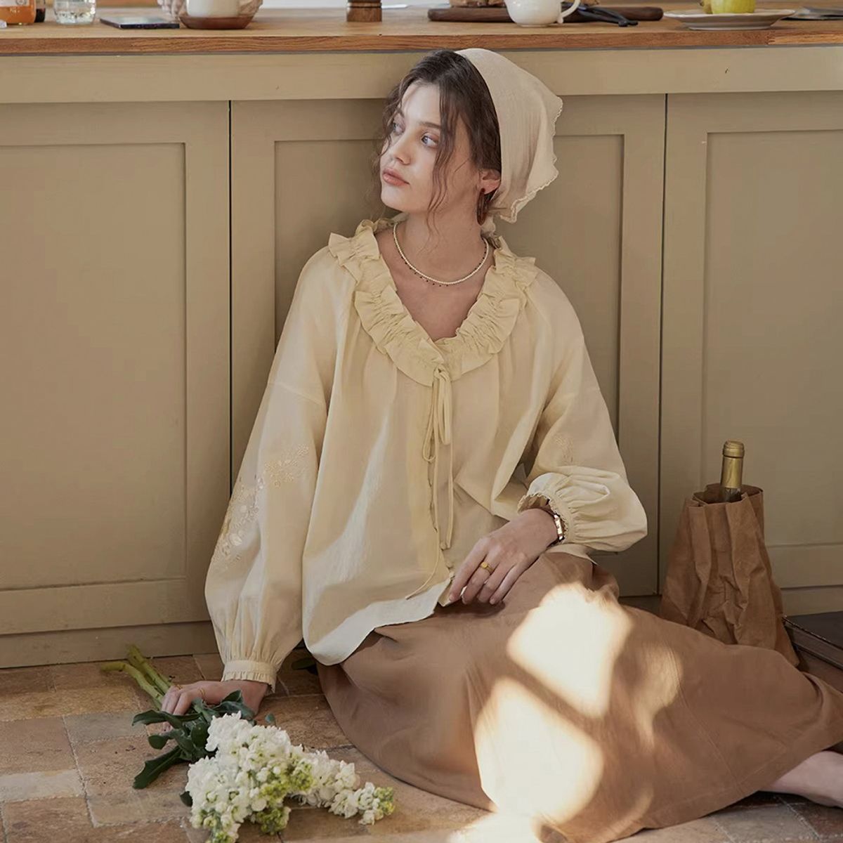 프라우드 마리(PROUD MARY) PM_Embroidery ruffle v-neck blouse