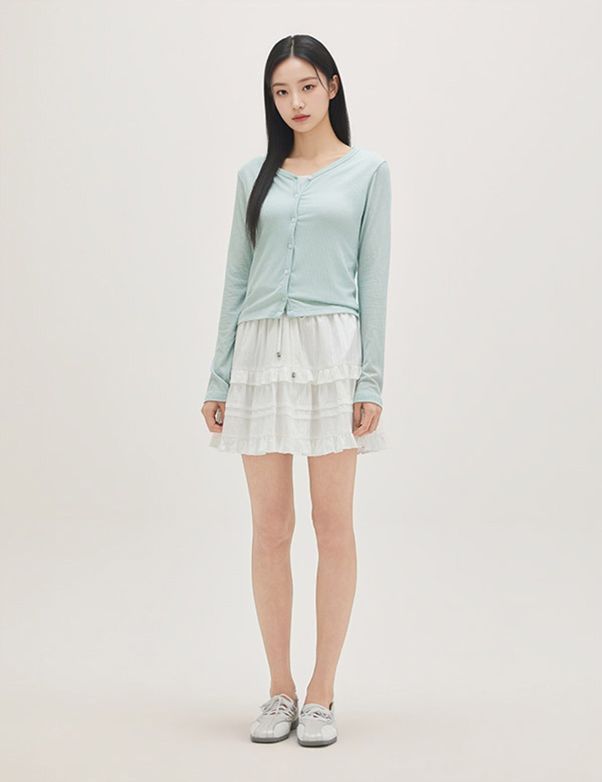 로엠(ROEM) 브이넥 가디건형 티셔츠 RMLWG24RTE