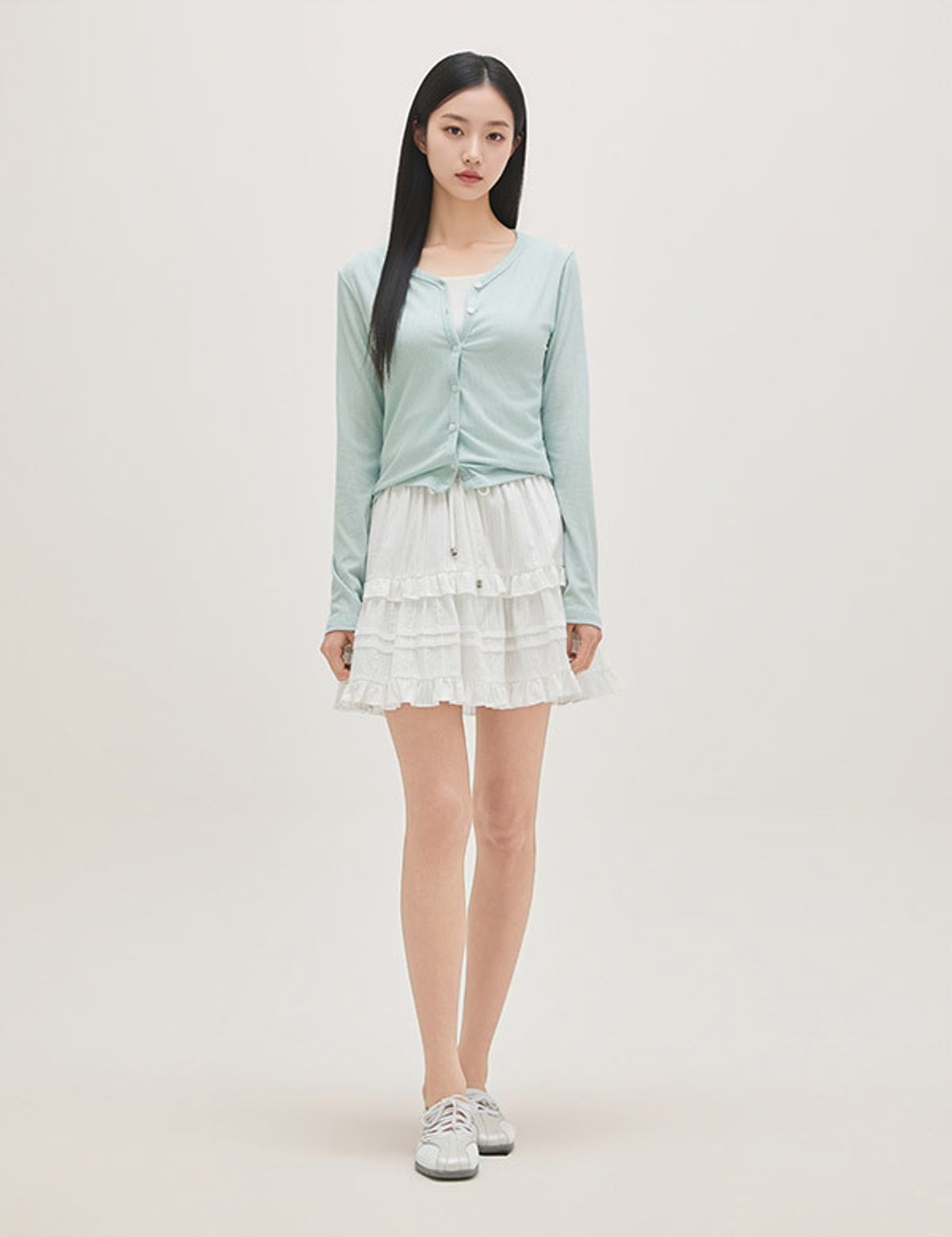 로엠(ROEM) 브이넥 가디건형 티셔츠 RMLWG24RTE