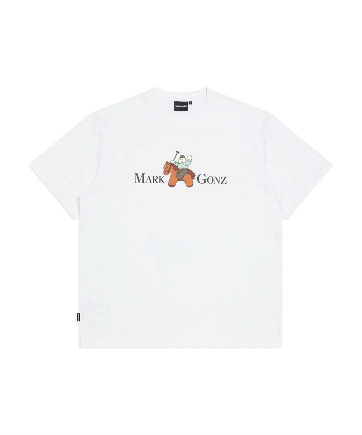 마크곤잘레스(MARK GONZALES) 라이딩 홀스 슈무 그래픽 티셔츠 - WHITE