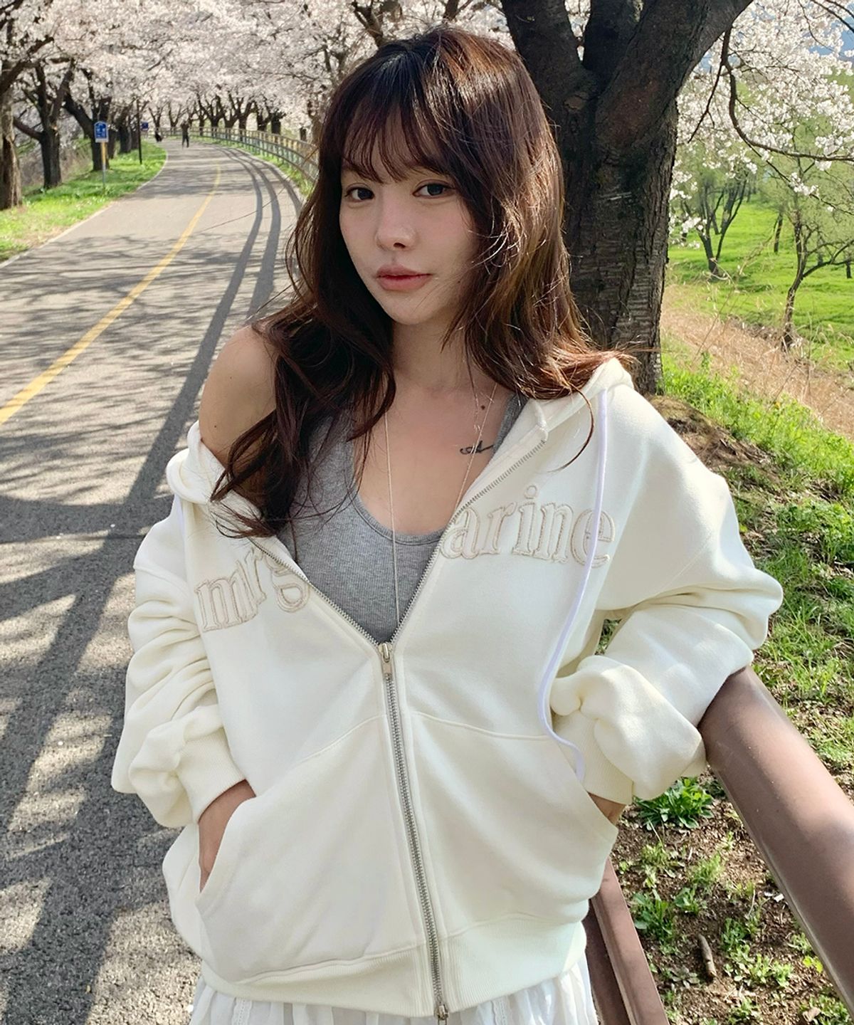 스트라이프마가린(STMG) 마가린 아플리케 루즈 투웨이 지퍼 후드집업 아이보리