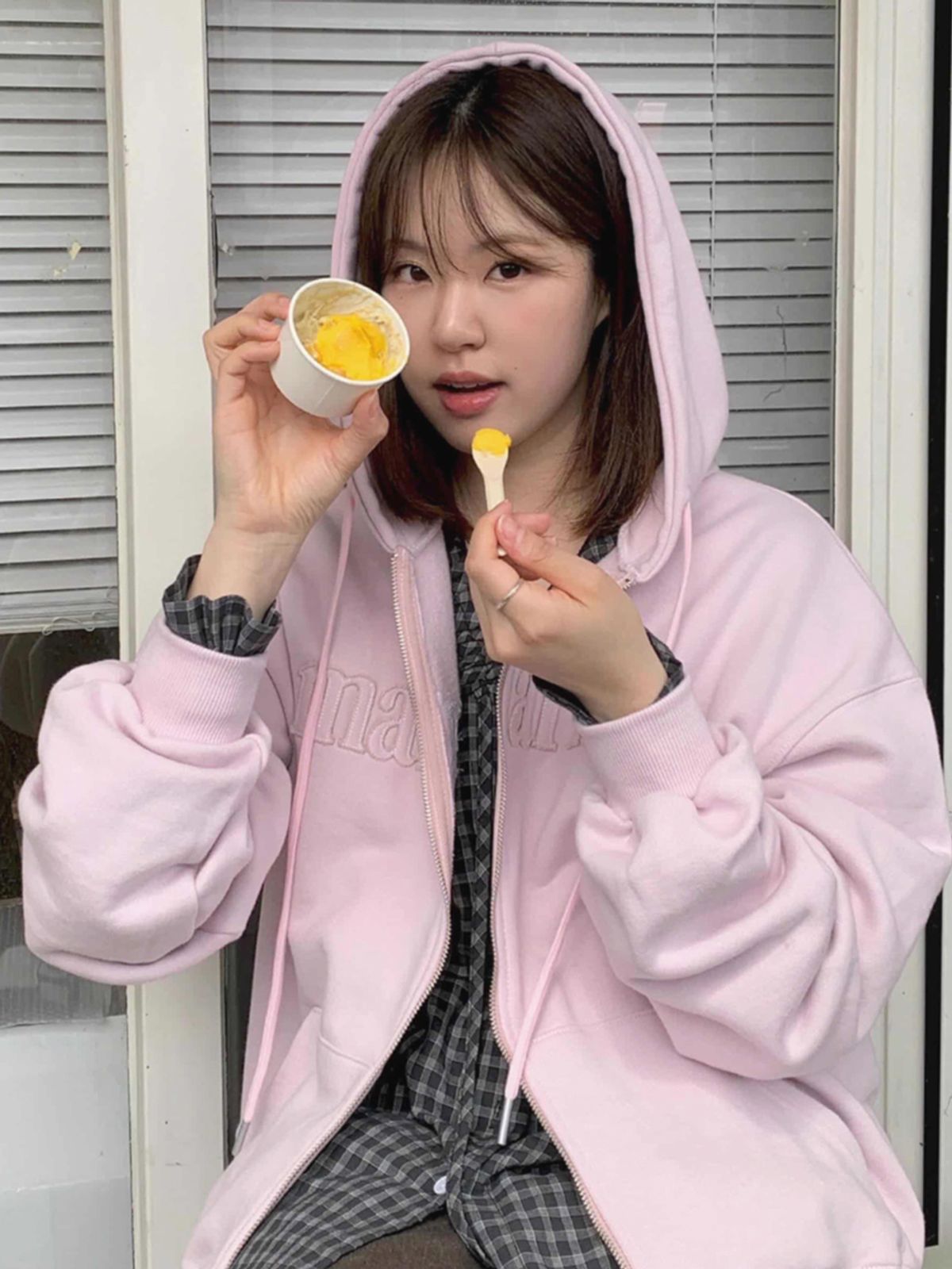 스트라이프마가린(STMG) 마가린 아플리케 루즈 투웨이 지퍼 후드집업 핑크