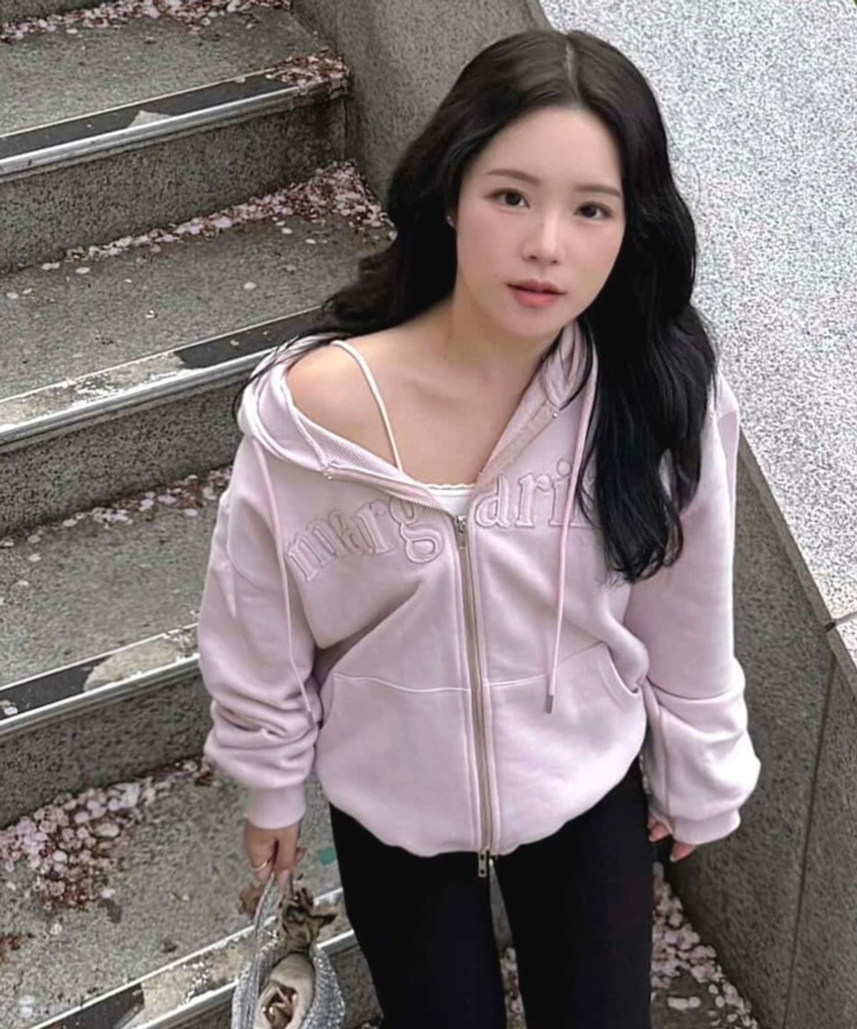 스트라이프마가린(STMG) 마가린 아플리케 루즈 투웨이 지퍼 후드집업 핑크