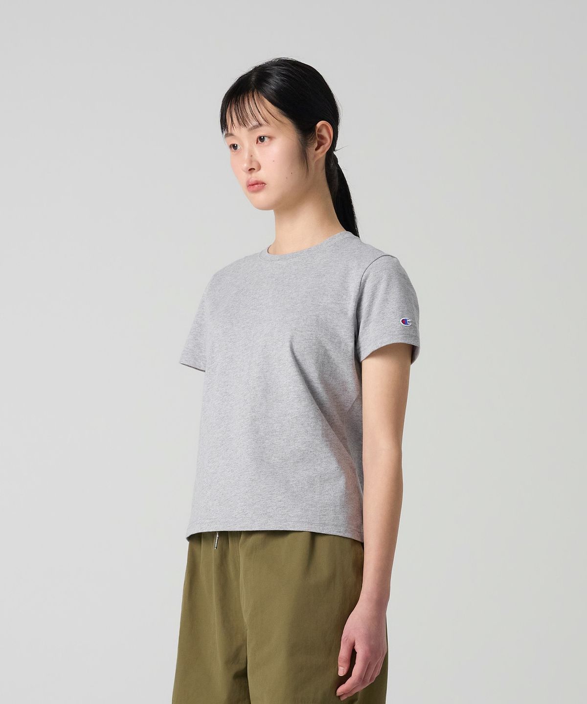 챔피온(CHAMPION) 여성 C로고 슬림핏 티셔츠 Grey
