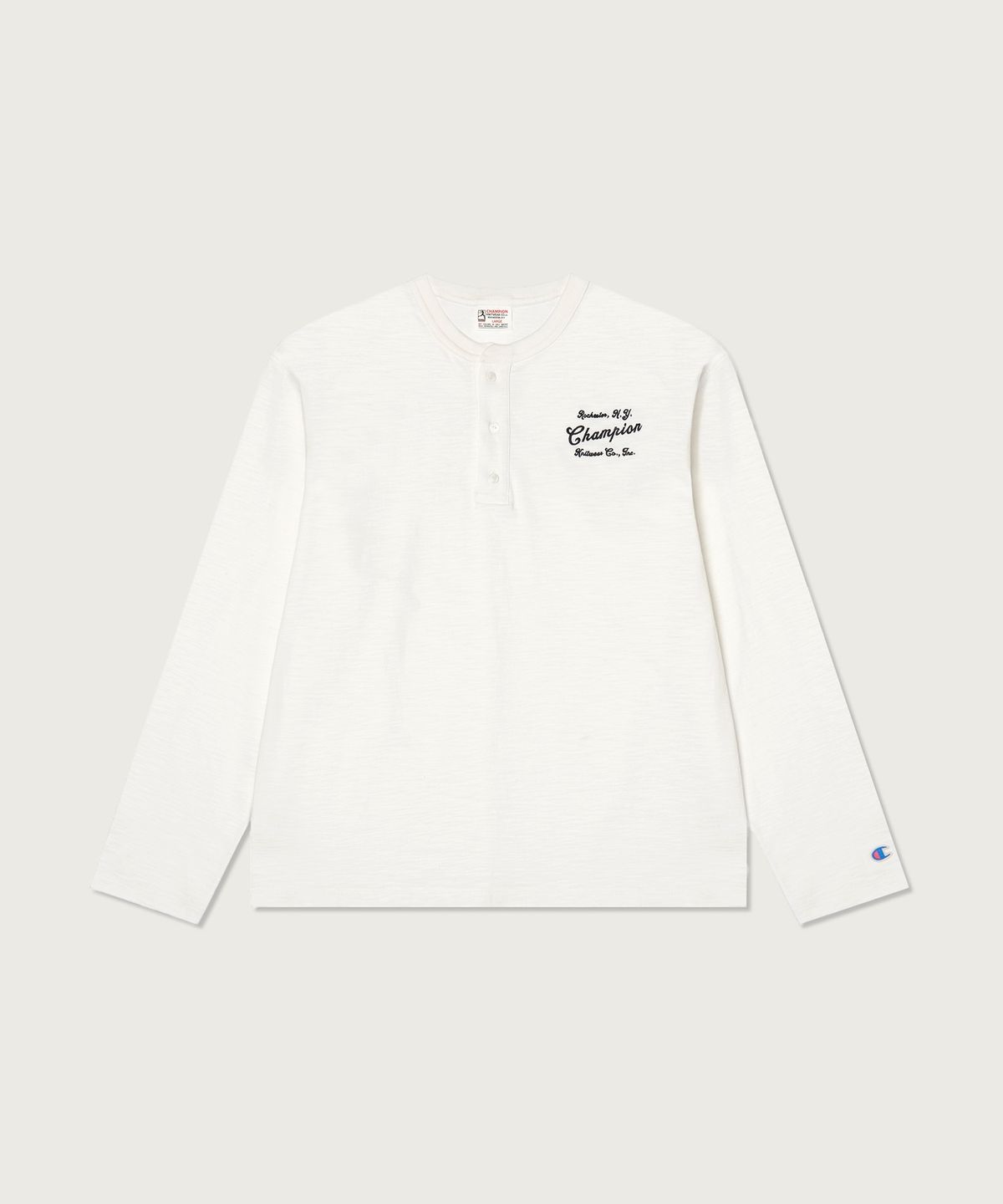 챔피온(CHAMPION) 헤리티지 루즈핏 헨리넥 롱슬리브 티셔츠 White