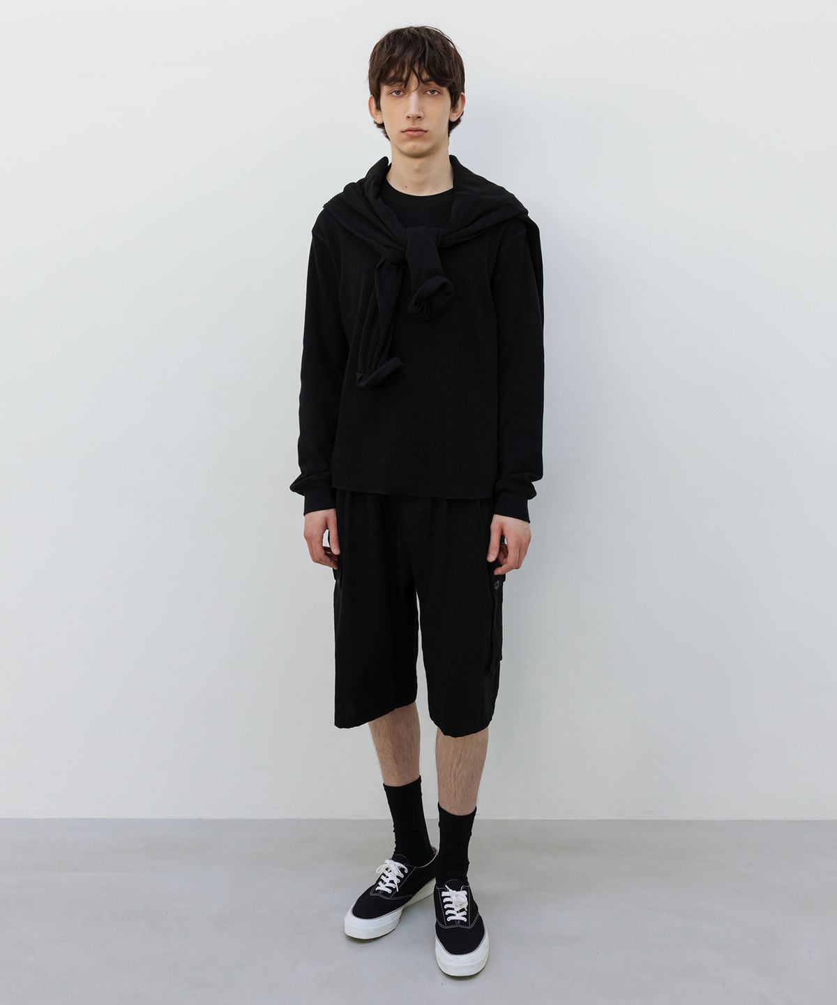 인사일런스(INSILENCE) 와플 크루넥 롱슬리브 BLACK