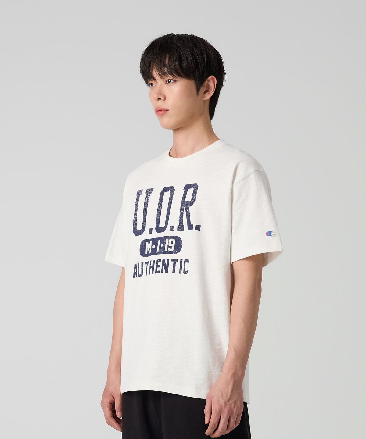 챔피온(CHAMPION) 헤리티지 유니버셜 티셔츠 White