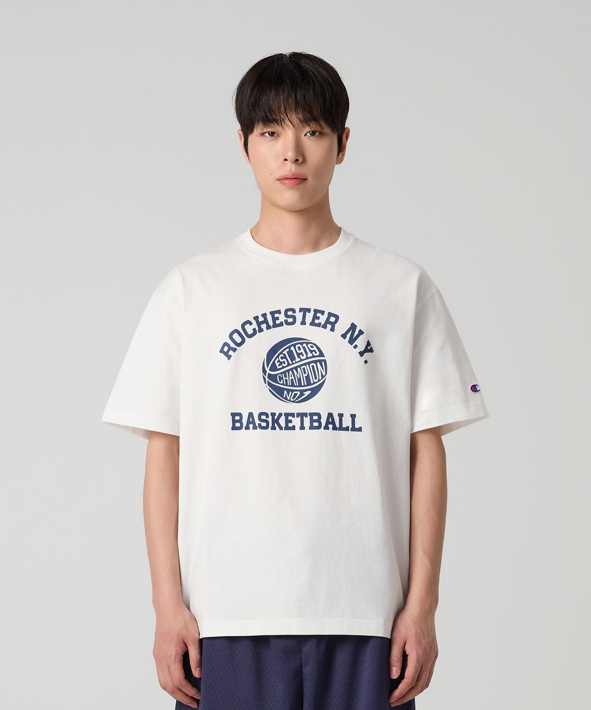 챔피온(CHAMPION) 바스켓볼 프린트 티셔츠 White