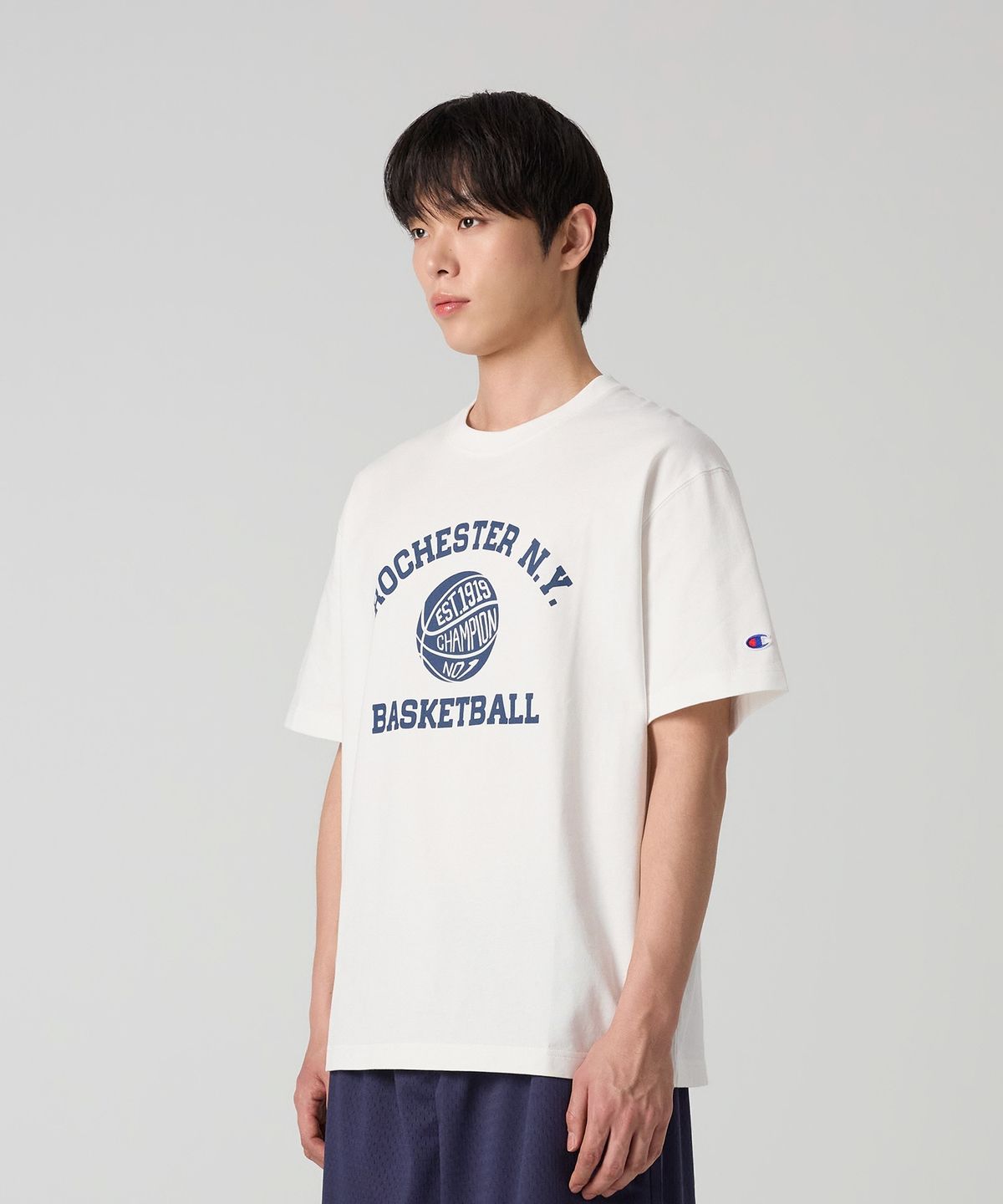 챔피온(CHAMPION) 바스켓볼 프린트 티셔츠 White
