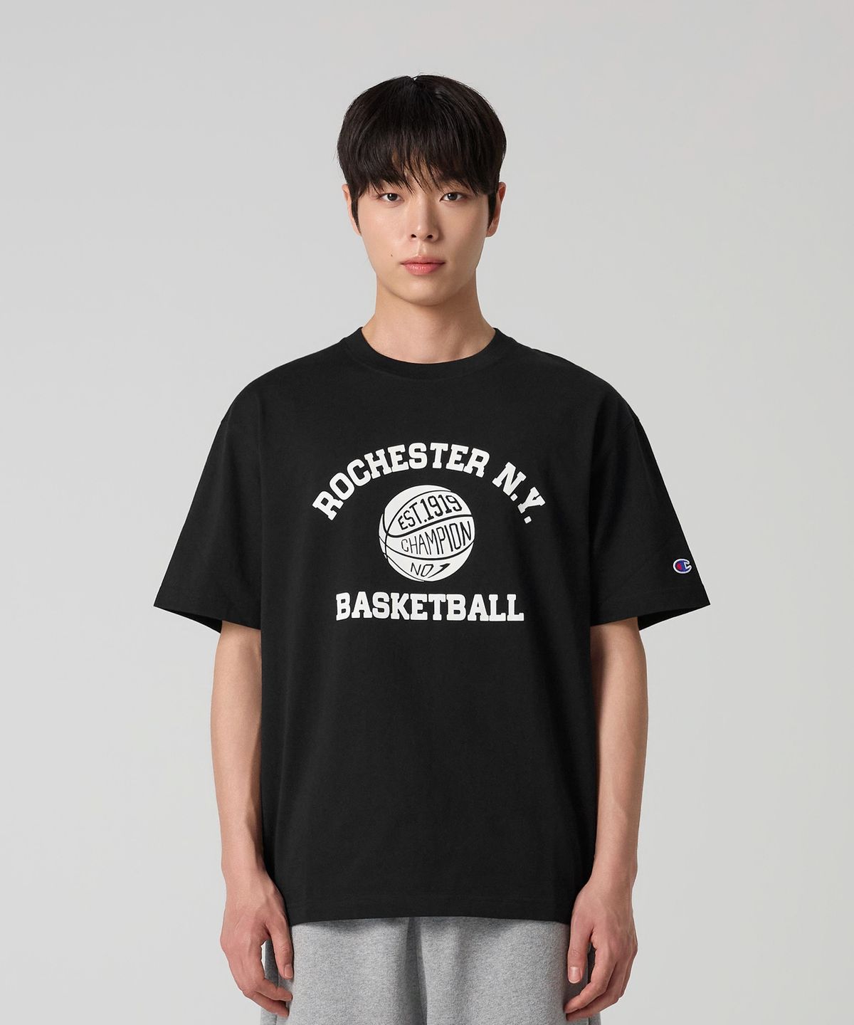 챔피온(CHAMPION) 바스켓볼 프린트 티셔츠 Black