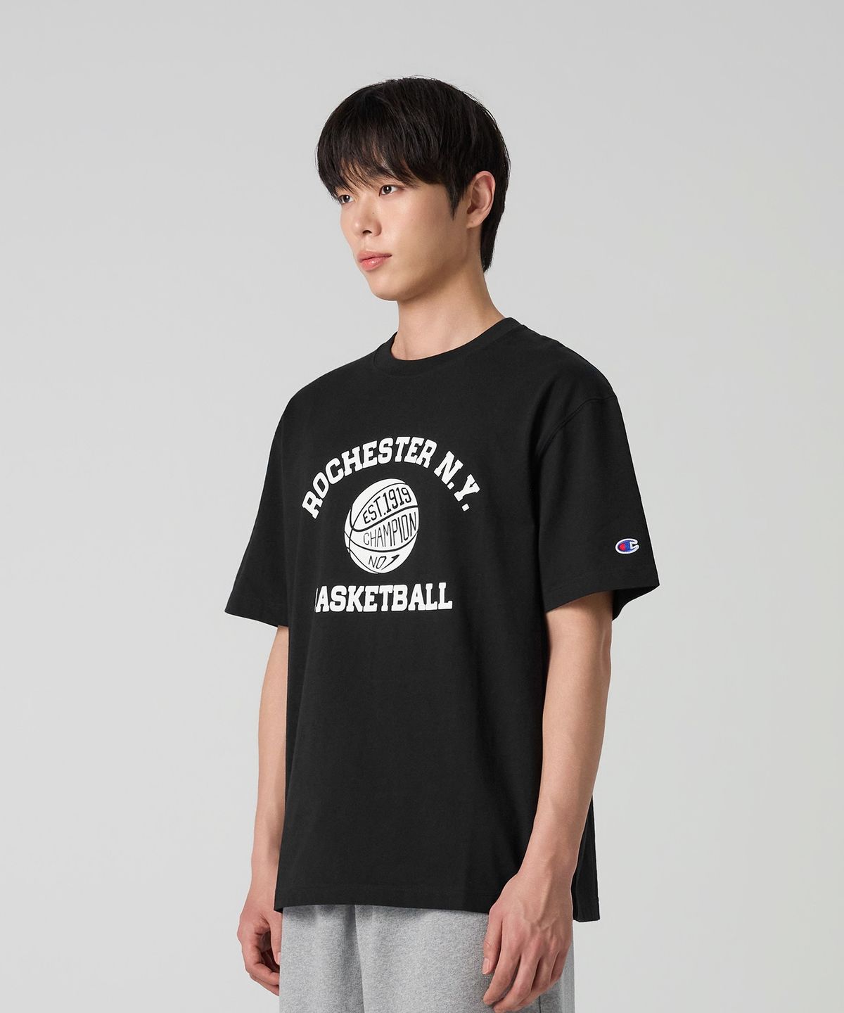챔피온(CHAMPION) 바스켓볼 프린트 티셔츠 Black