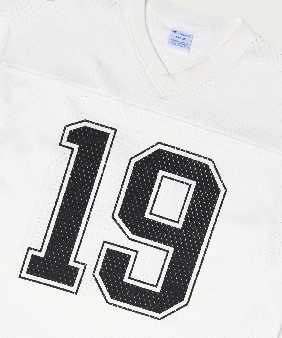 챔피온(CHAMPION) 넘버링 메쉬 풋볼 저지 티셔츠 White